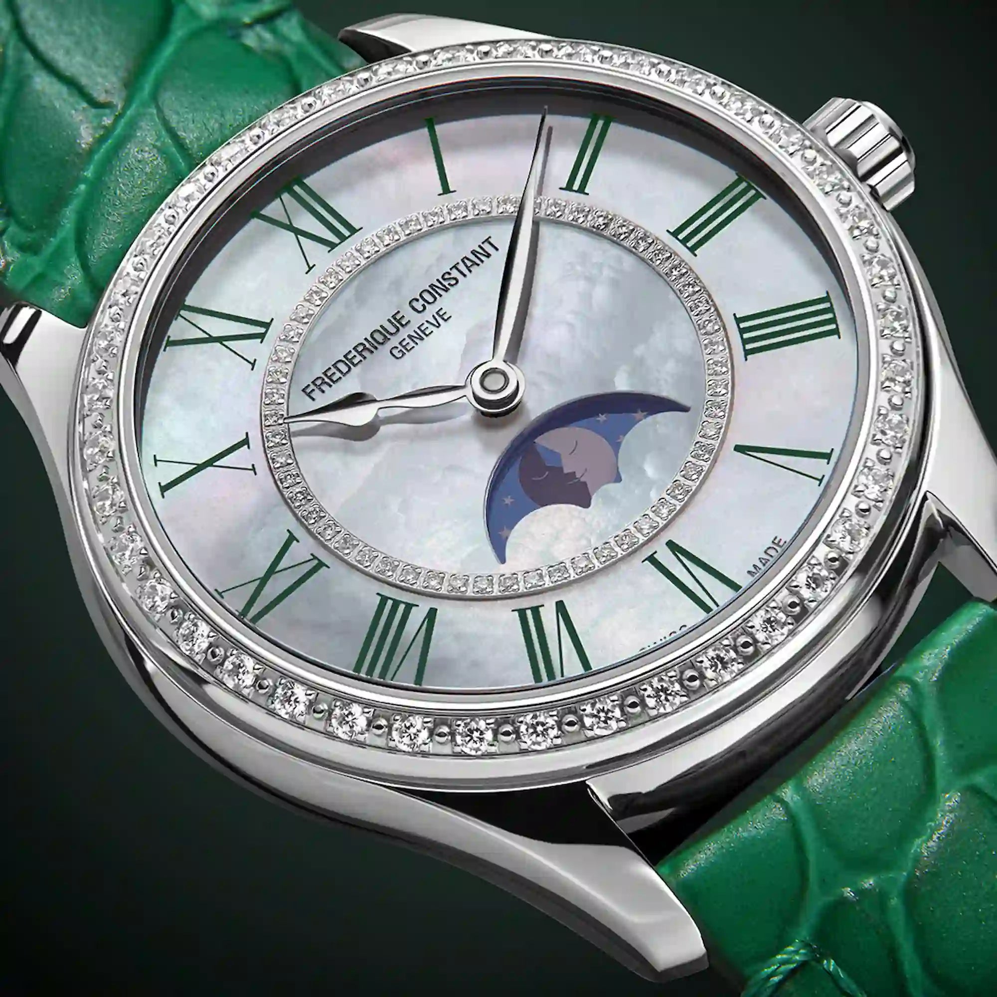 Produktfotografie der der Classics Elegance Luna in Grün von Frederique Constant mit diamantbesetzter Lünette, einem Perlmutt-Zifferblatt und einer Mondphase