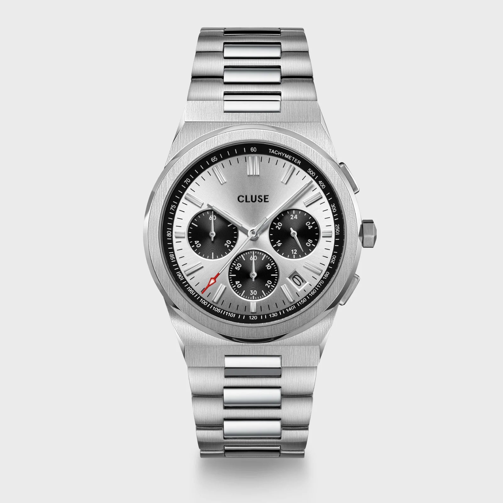 Frontale Ansicht der Vigoureux Chronograph-Uhr von Cluse in Edelstahl mit dem silbernen Zifferblatt mit schwarzen Totalisatoren