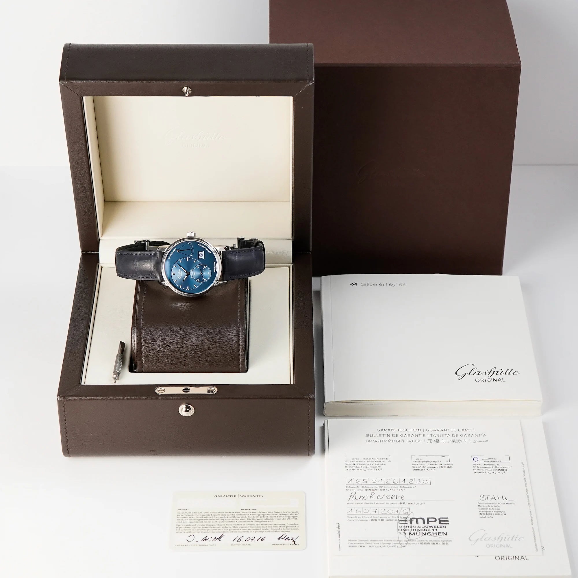 Glashuette Original Panoreserve Uhr mit blauem Zifferblatt mit gesamten Lieferumfang, bestehend aus Box, Garantiekarte und Booklet