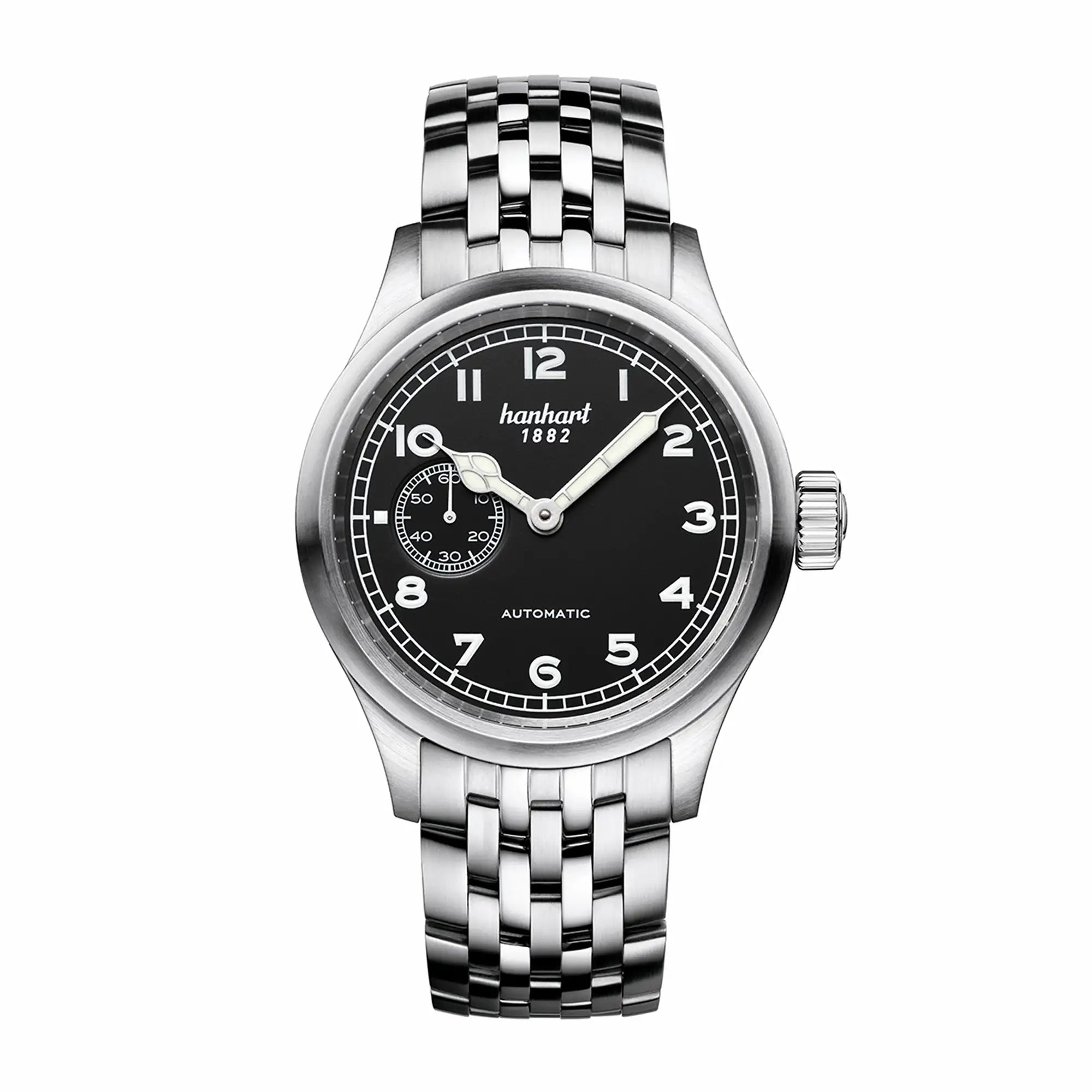 Frontale Ansicht der Hanhart Pioneer Preventor9 aus Edelstahl mit einem schwarzen Zifferblatt und einem Edelstahl-Armband