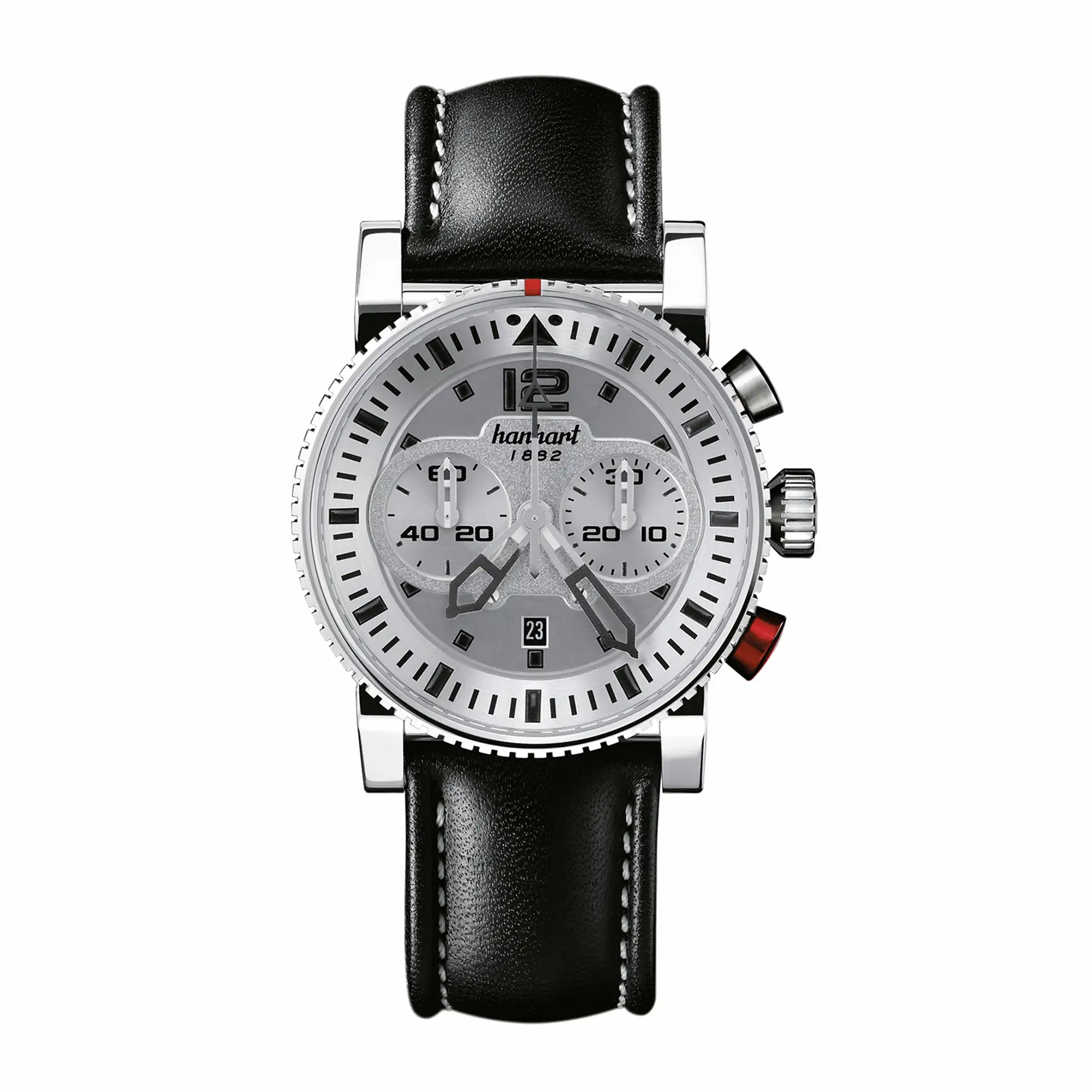 Frontale Ansicht der Primus Pilot Armbanduhr von Hanhart mit einem silberfarbenen Zifferblatt, Edelstahl-Gehäuse und einem schwarzen Lederarmband