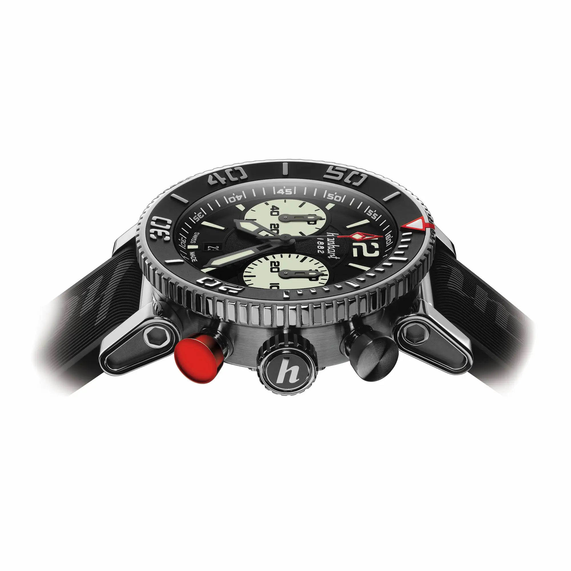 Seitliche Ansicht der Primus Diver Dark Armbanduhr von Hanhart mit einem schwarzen Zifferblatt, DLC-beschichtetem Edelstahl-Gehäuse und einem schwarzen Kautschuk-Armband