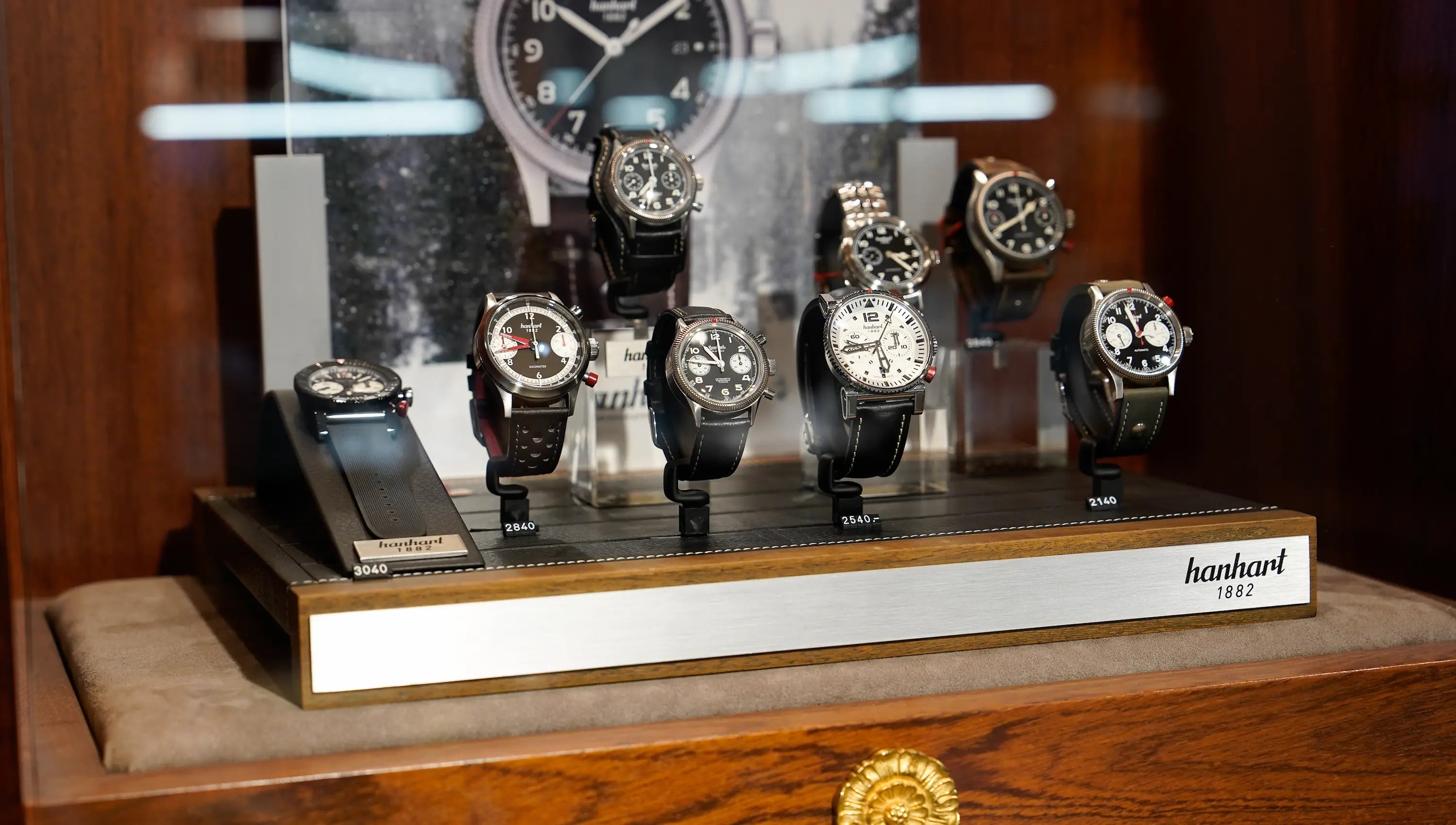 Ausstellung von Hanhart Uhren im Ladengeschäft bei Schmuckatelier Lang