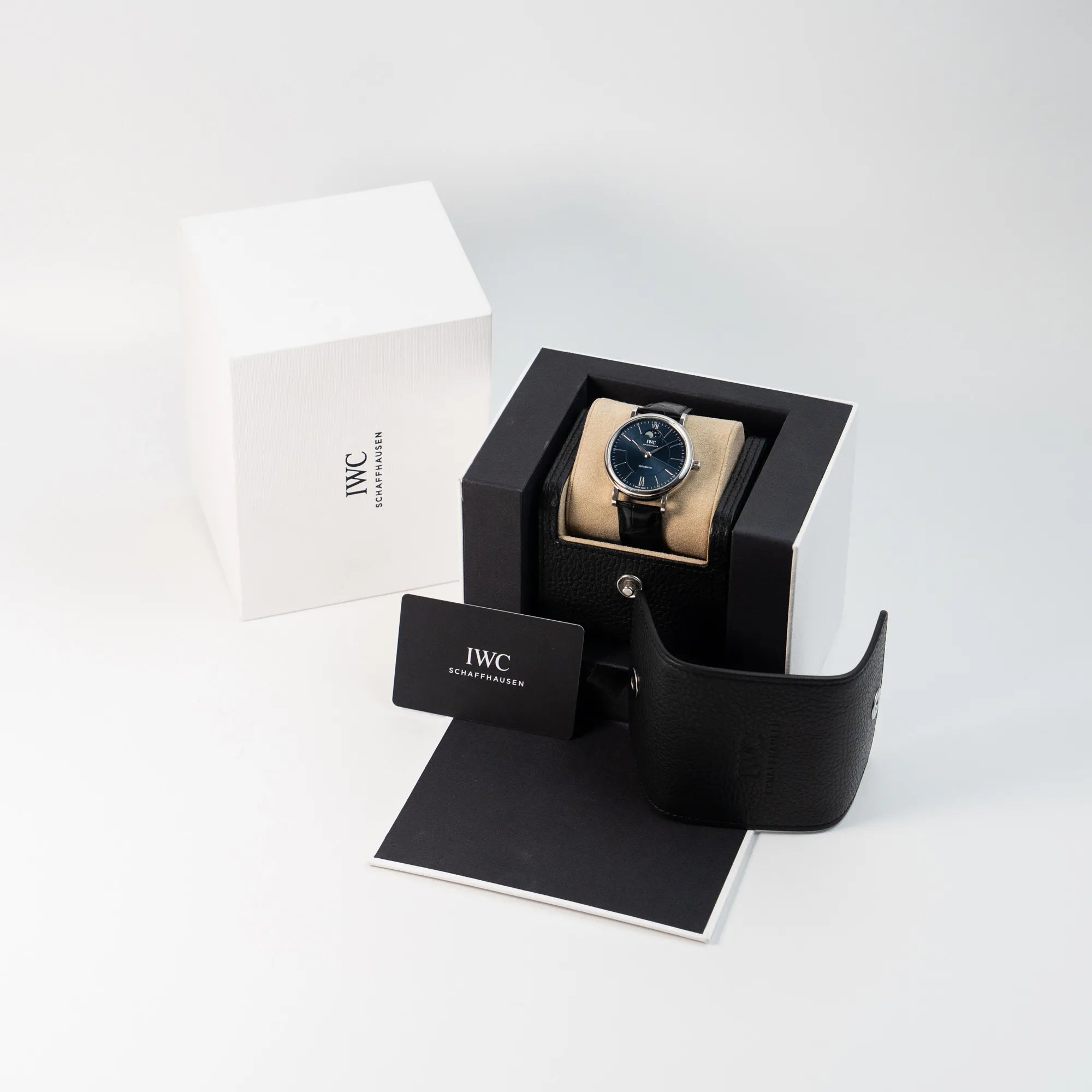 IWC Portofino Automatik Mondphase mit blauem Zifferblatt zusammen mit dem Lieferumfang bestehend aus Box und Papieren