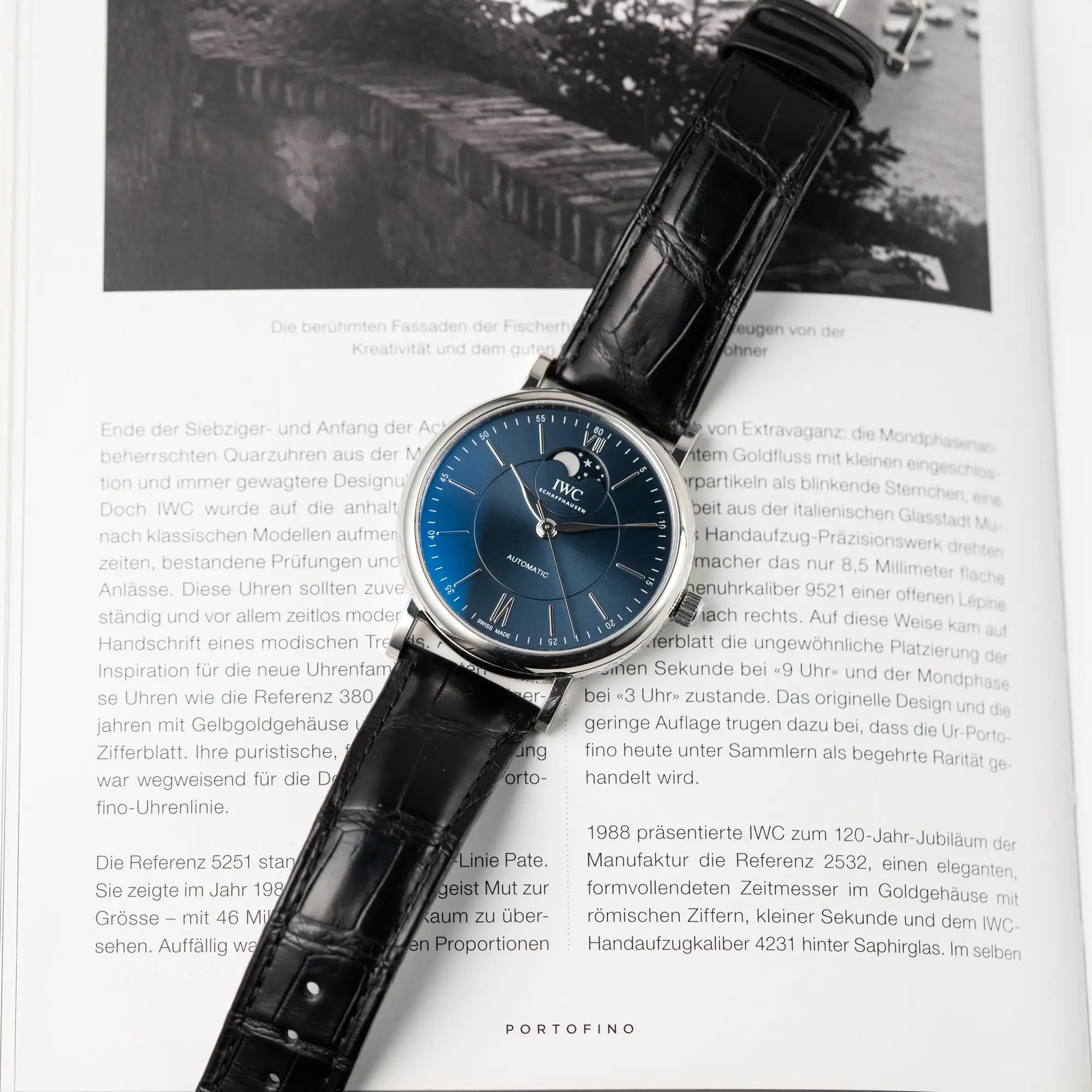 Produktfotografie der IWC Portofino Automatik Mondphase mit blauem Zifferblatt