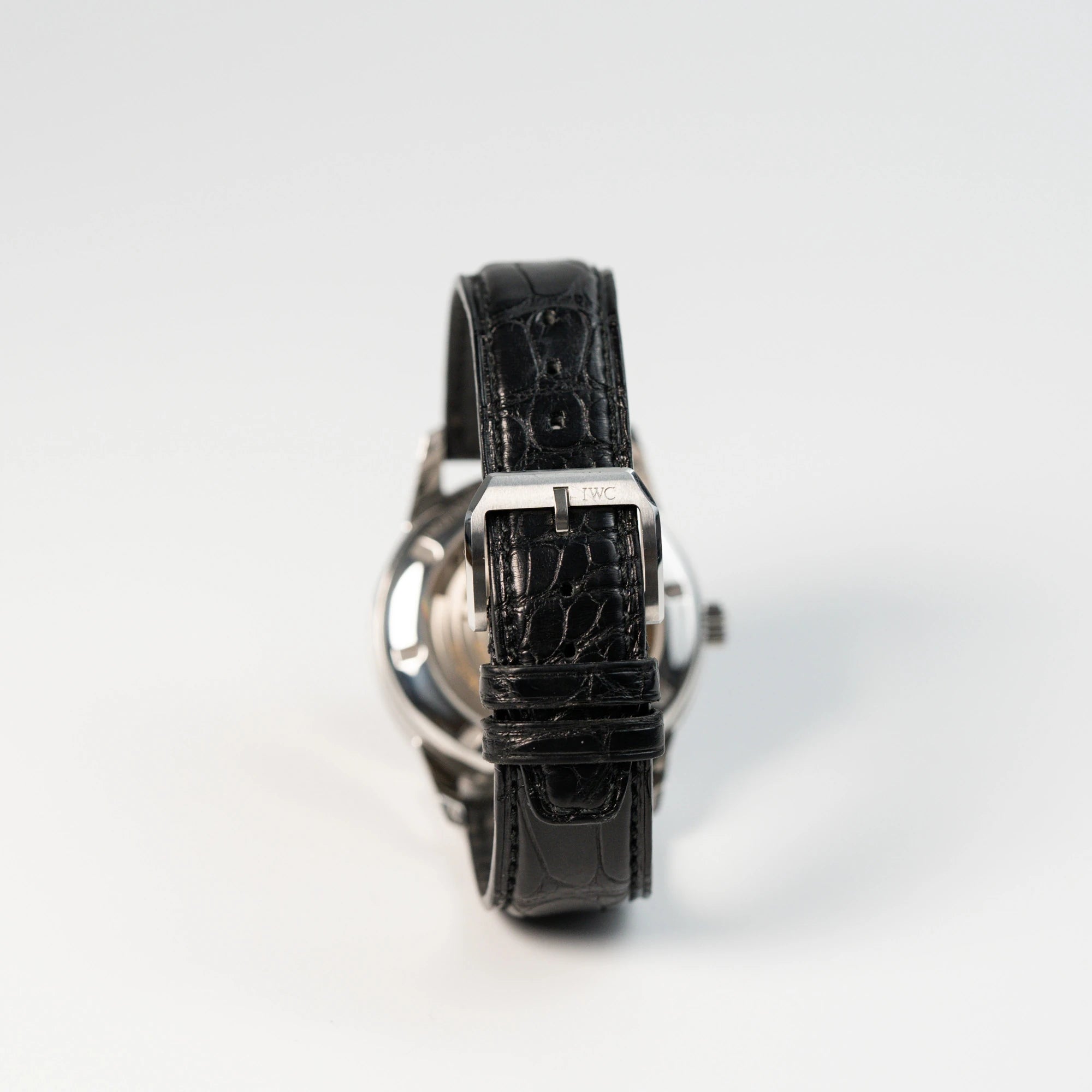 Blick auf das Band mit Dornschliesse der IWC Schaffhausen Uhr "Ingenieur" mit der Referenz IW323301