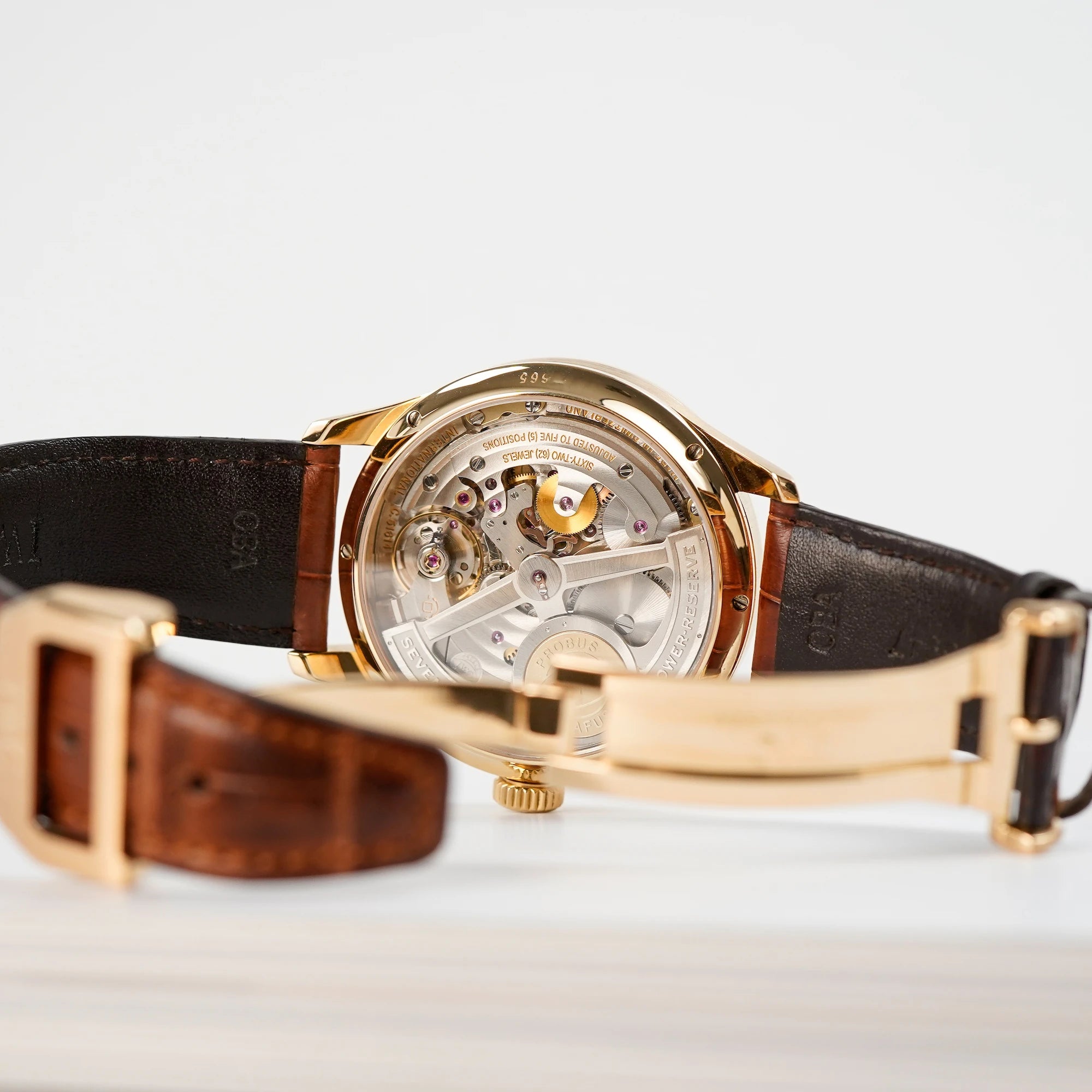 Geöffnete Faltschließe aus Gold des Ewigen Kalenders IW502119 in Rotgold von IWC Schaffhausen