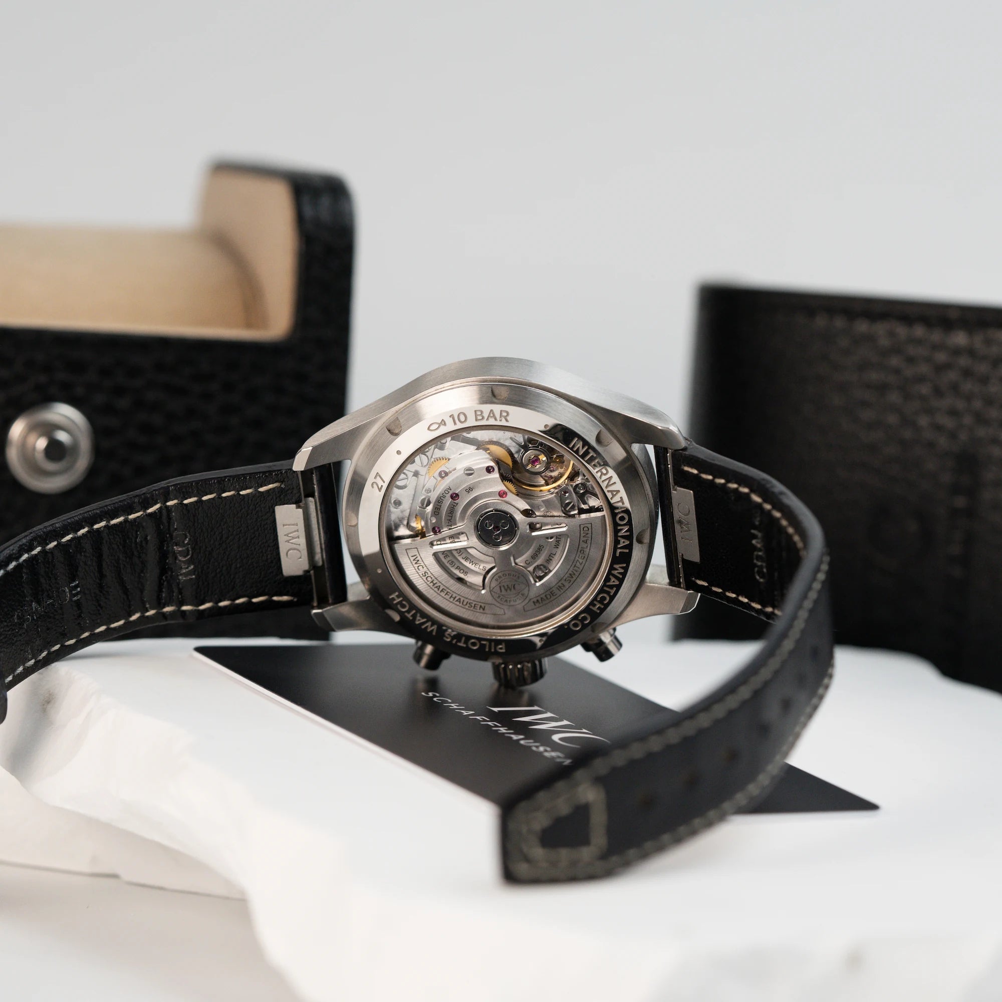 Glasboden der IWC Schaffhausen Pilot Fliegeruhr Chronograph 41 mit der Referenz IW388101