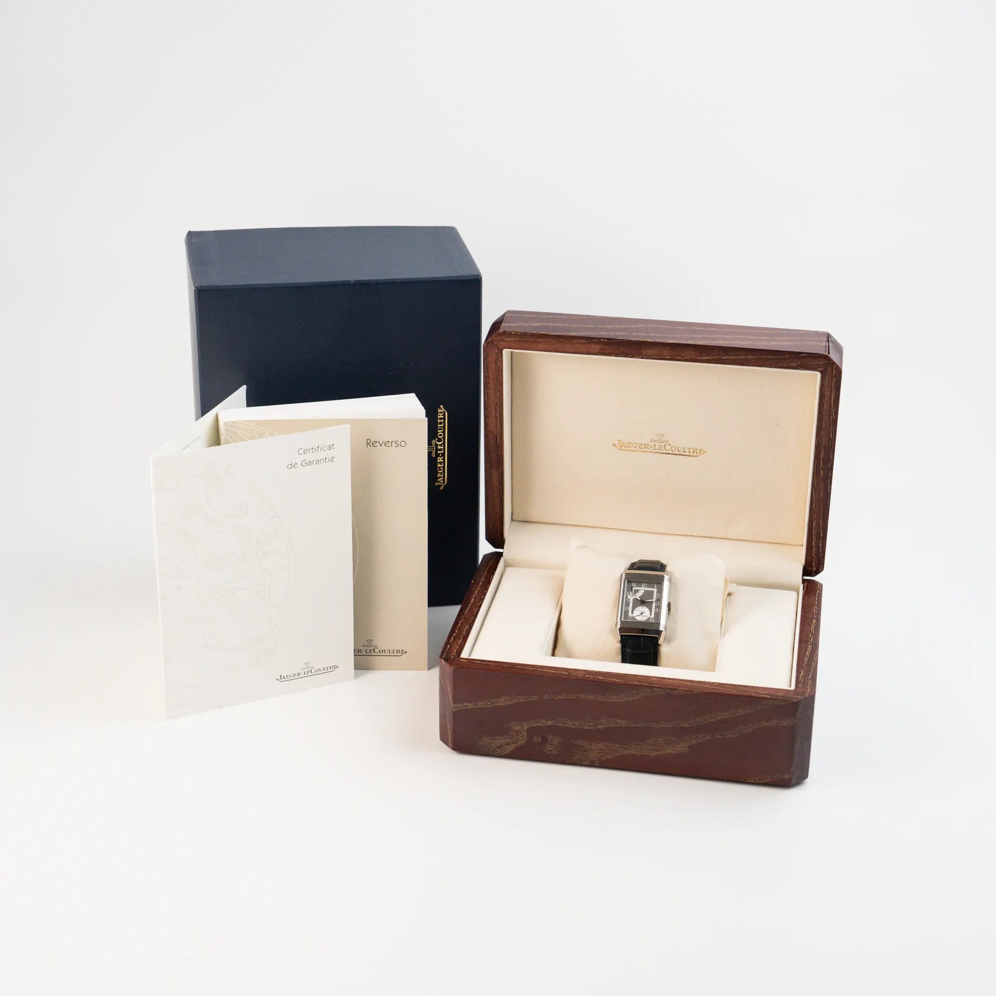 Jaeger LeCoultre Reverso "Reserve de Marche" mit Platingehäuse am Lederband zusammen mit dem Lieferumfang bestehend aus Box & Papieren