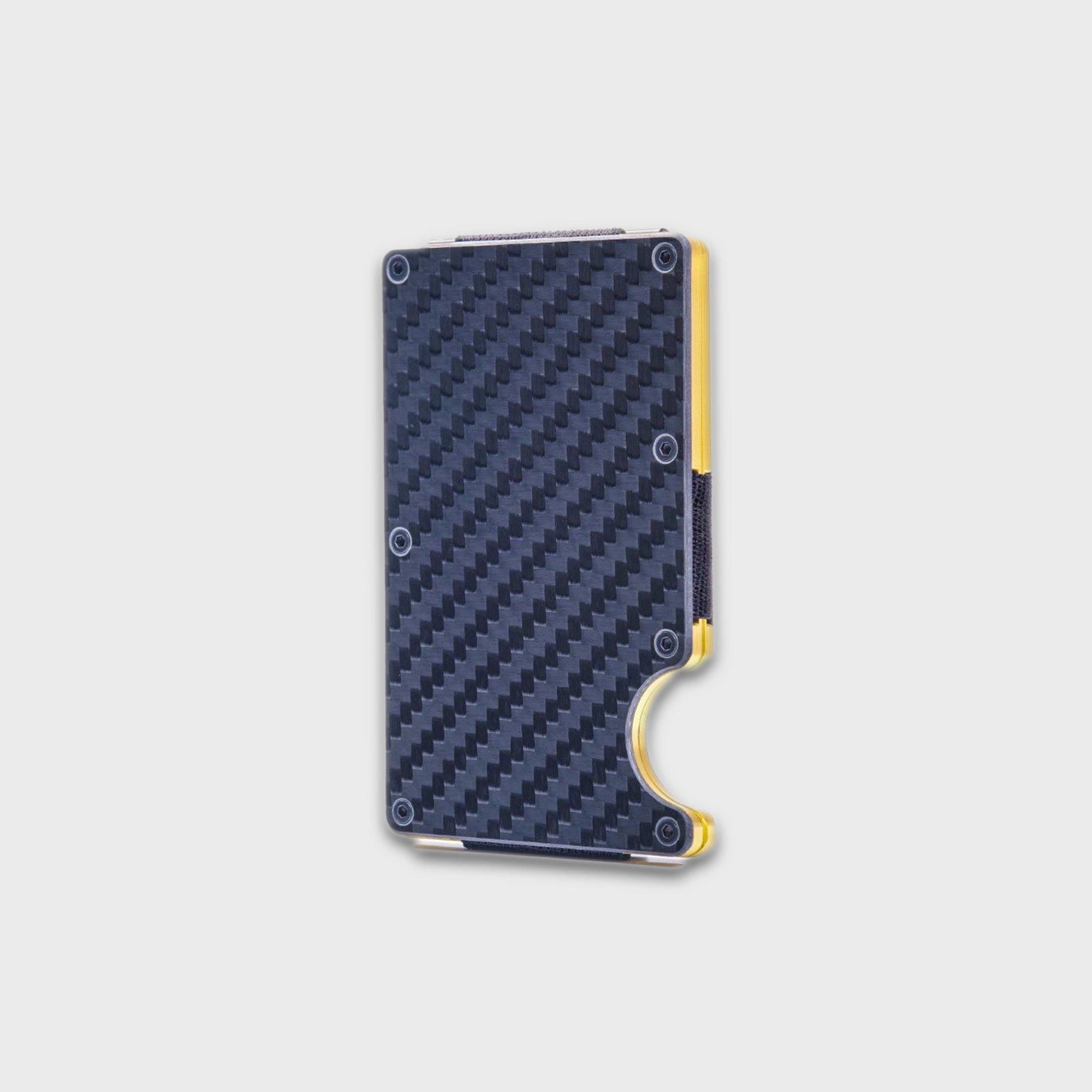 Produktfotografie der Vorderseite des Tech Wallets von Leanschi aus Carbon mit einem gelben Aluminiumkern