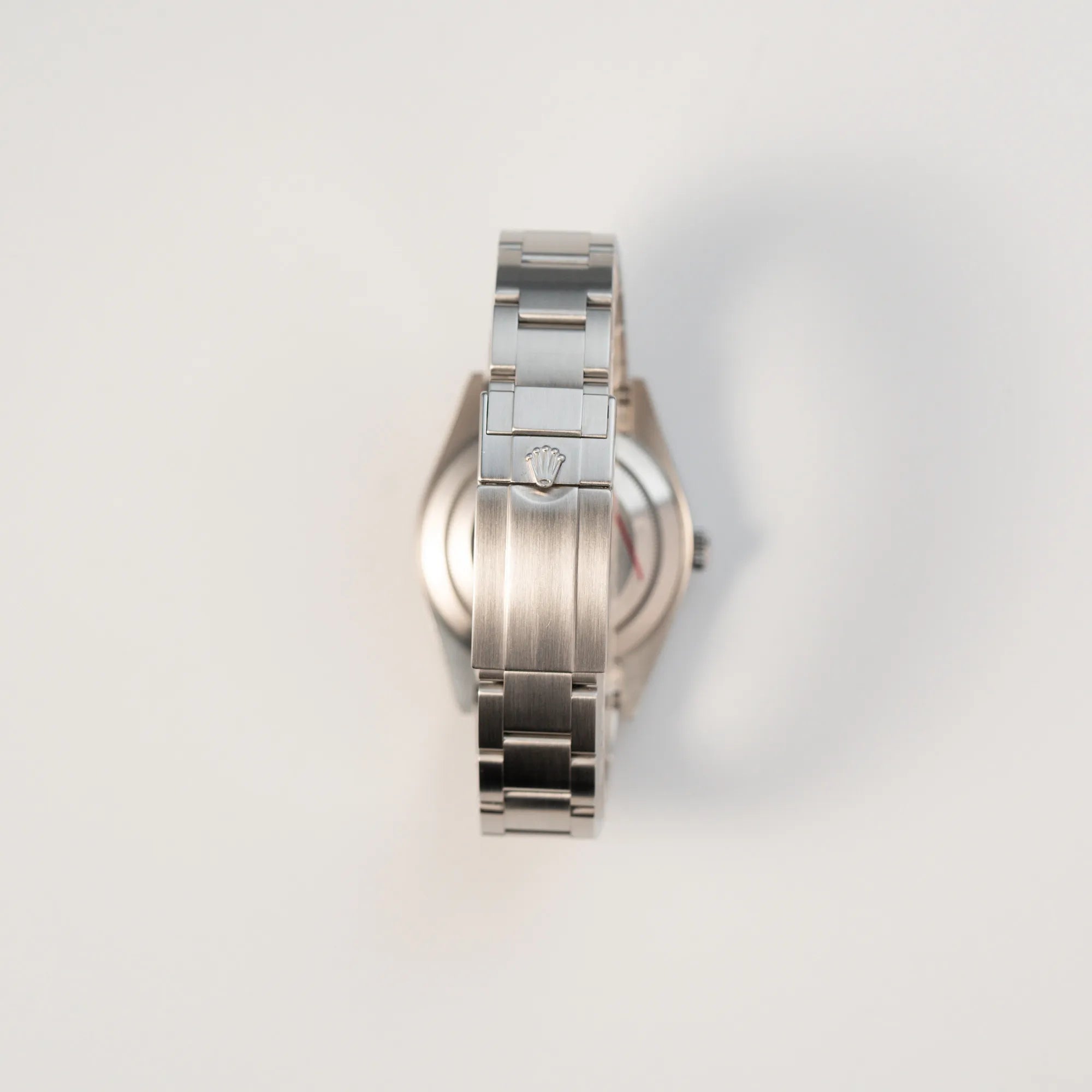 Blick auf das Oyster-Stahlband mit Faltschliesse der Rolex Explorer 39 214270