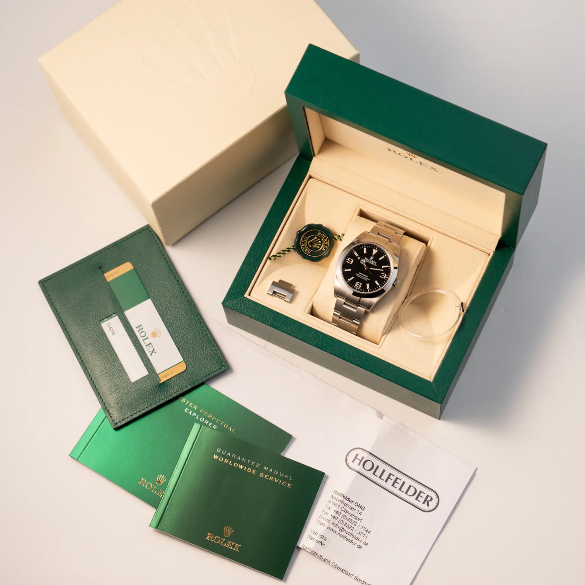 Rolex Explorer 39 214270 mit schwarzem 3-6-9-Explorer-Zifferblatt zusammen it dem Lieferumfang als Full-Set, bestehend aus Box, Papieren, Booklets und Erstkaufrechnung sowie Lünettenschutz