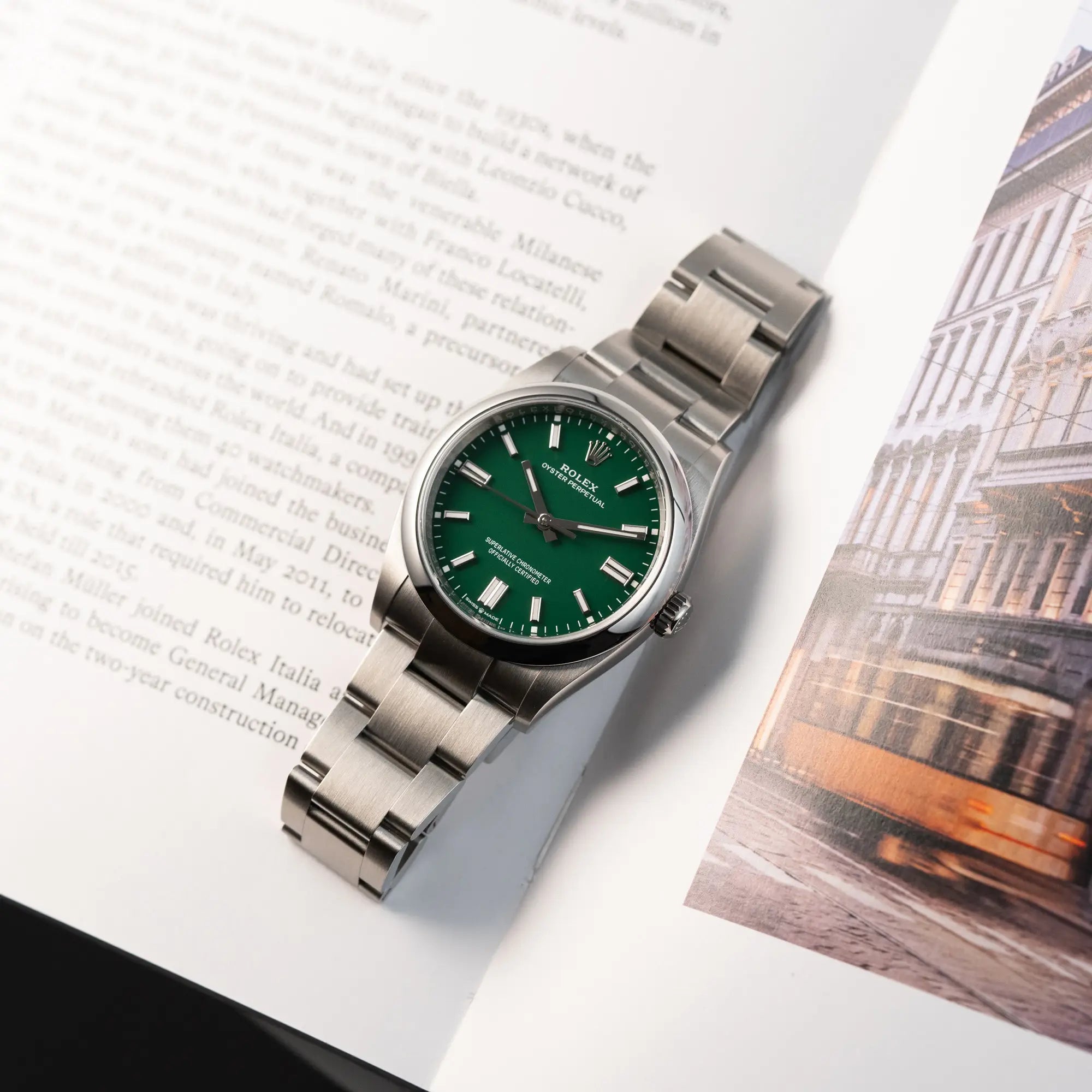 Produktfotografie der der Rolex Oyster Perpetual in 36mm mit dem grünen Zifferblatt