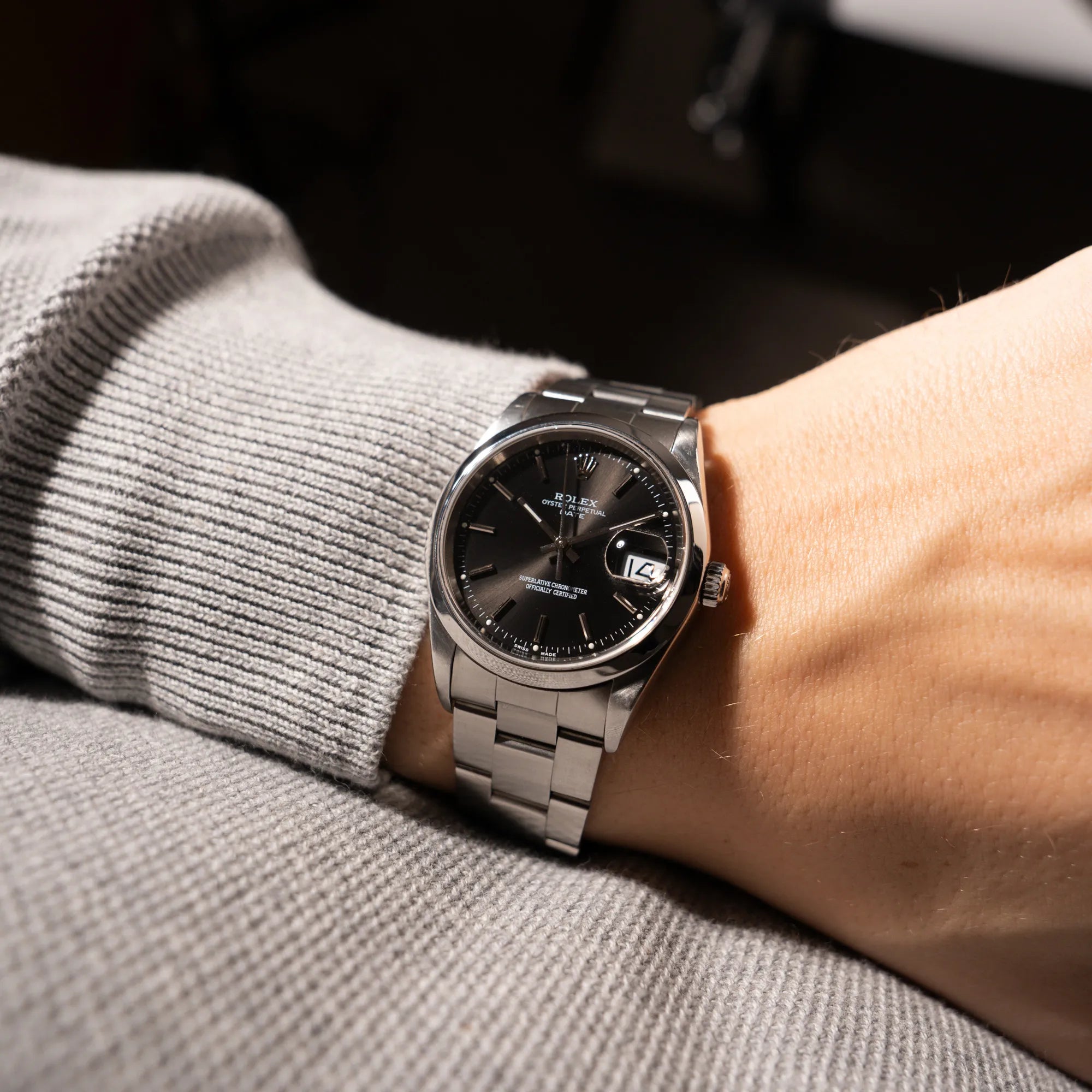 Wristshot mit der Rolex Oyster Perpetual 34 mit schwarzem Zifferblatt der Referenz 15200 mit glatter Lünette und 34mm Gehäusedurchmesser