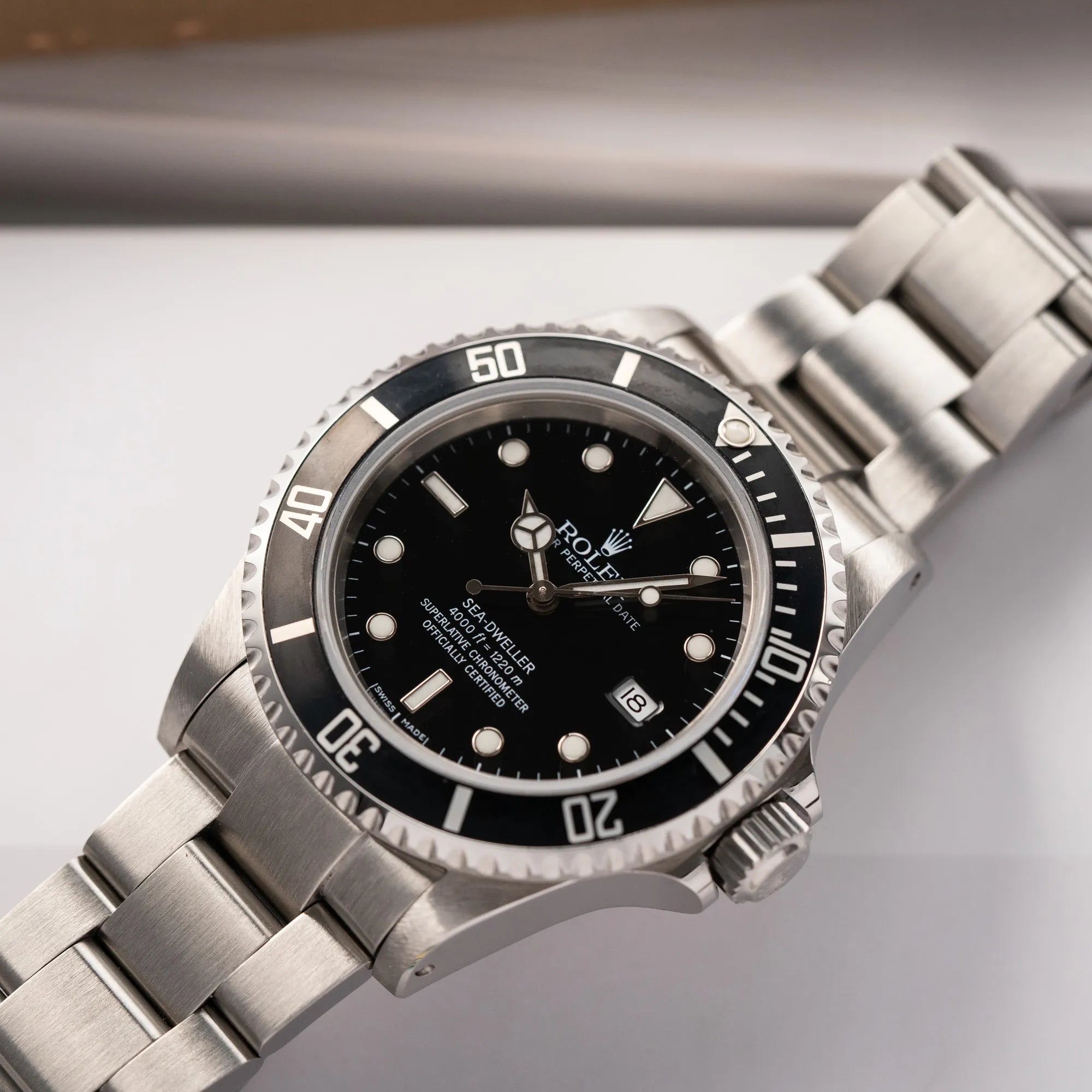 Sea-Dweller 4000 | 16600 | Box & Papers | Service | LC100