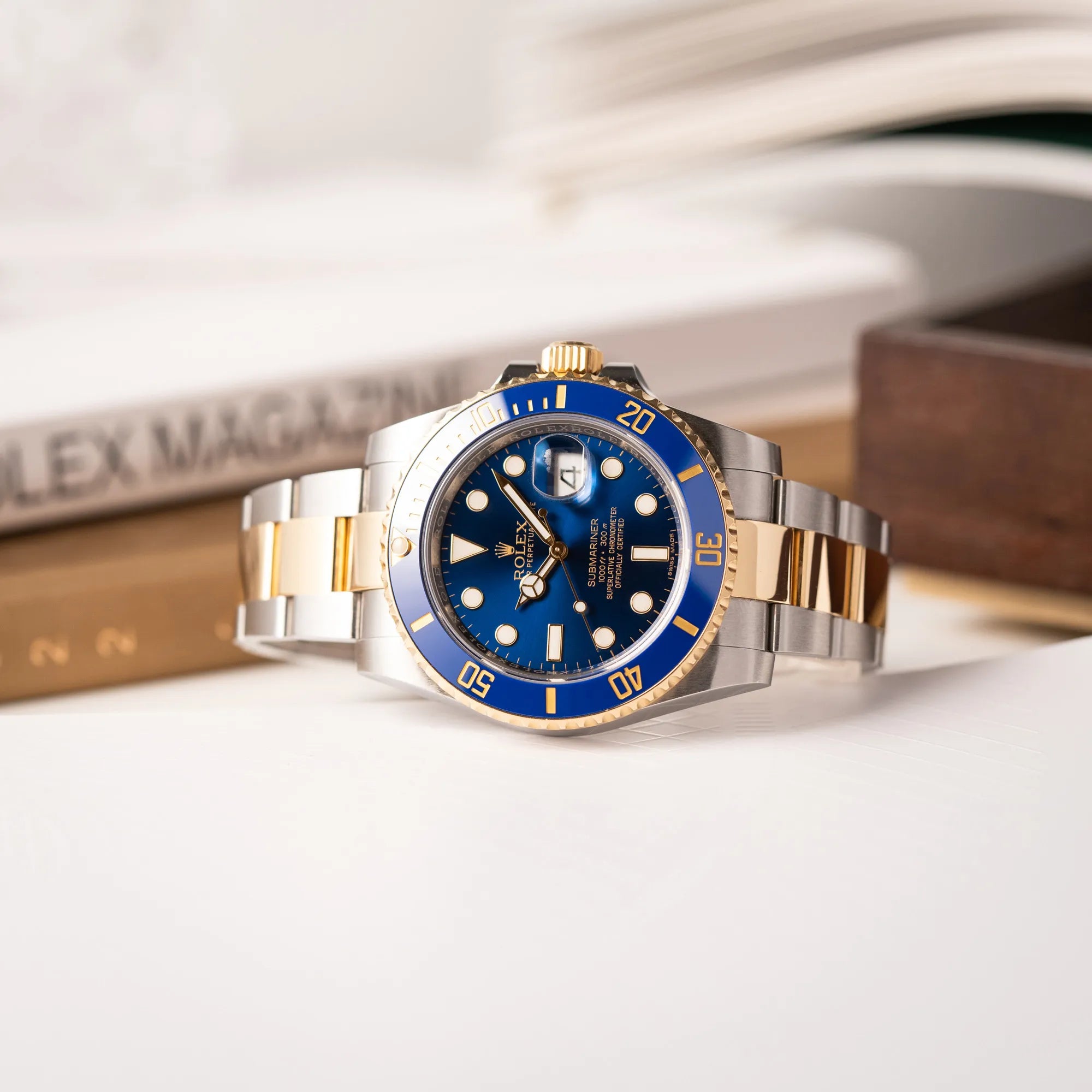 Rolex Submariner Date der Referenz 116613LB in Stahl-Gold mit blauem Zifferblatt - auch mit Nickname Bluesy bennant - am passenden Oytser-Armband in Stahl-Gold