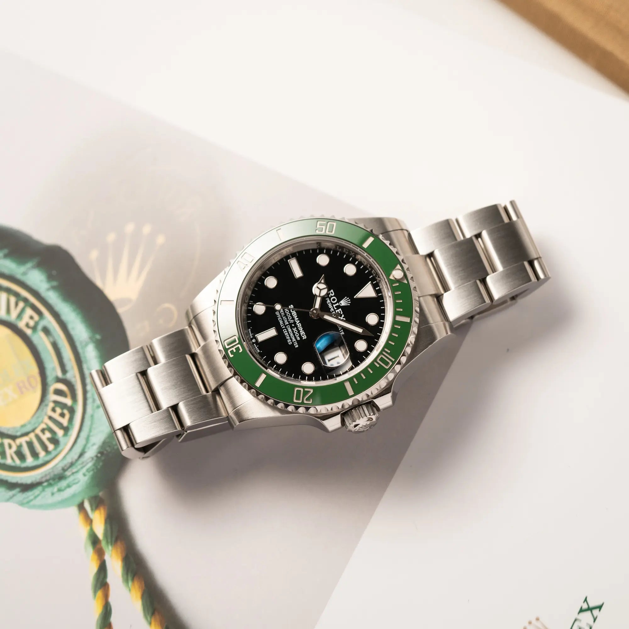 Rolex Submariner Date 126610LV, Nickname "Starbucks", mit schwarzem Zifferblatt und grüner Keramik-Lünette in der MK2-Ausführung am Oyster-Stahl-Band