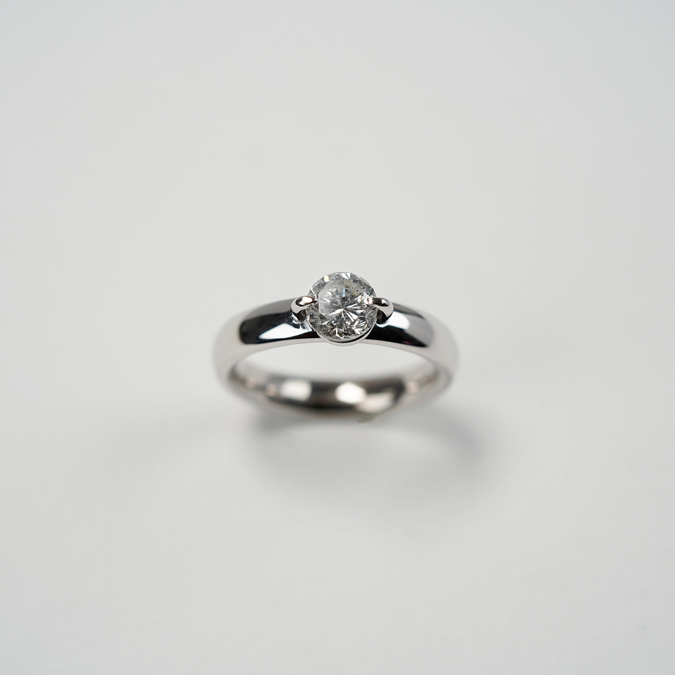 Schmuckatelier Lang Collection Weissgold-Dimant-Ring mit einem Brillanten 1.10ct
