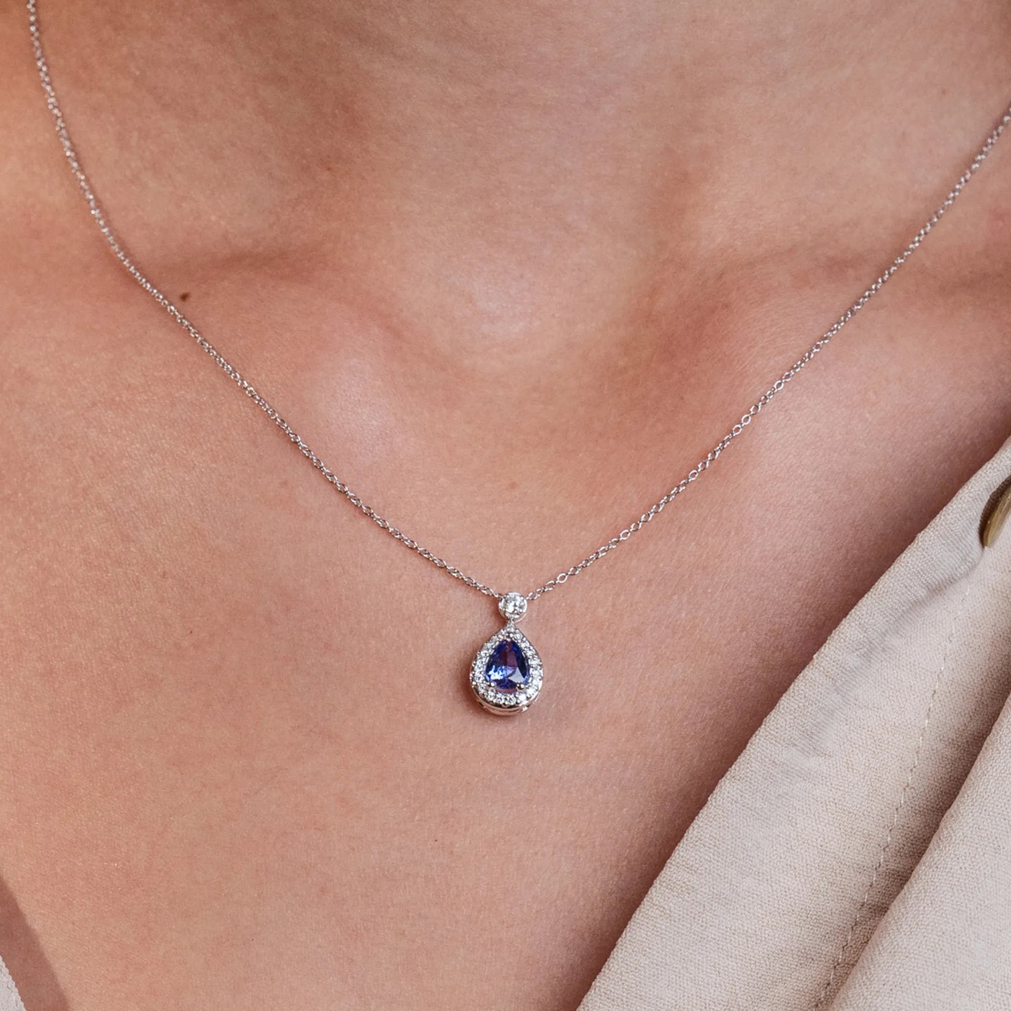 Weißgold-Collier mit blauem Tansanit und Brillanten | 18 Karat