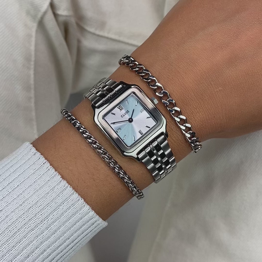 Wrist-Roll Video der Cluse Stahl-Uhr "Gracieuse Petite" mit silberfarbenem Gehäuse und eisblauem Zifferblatt