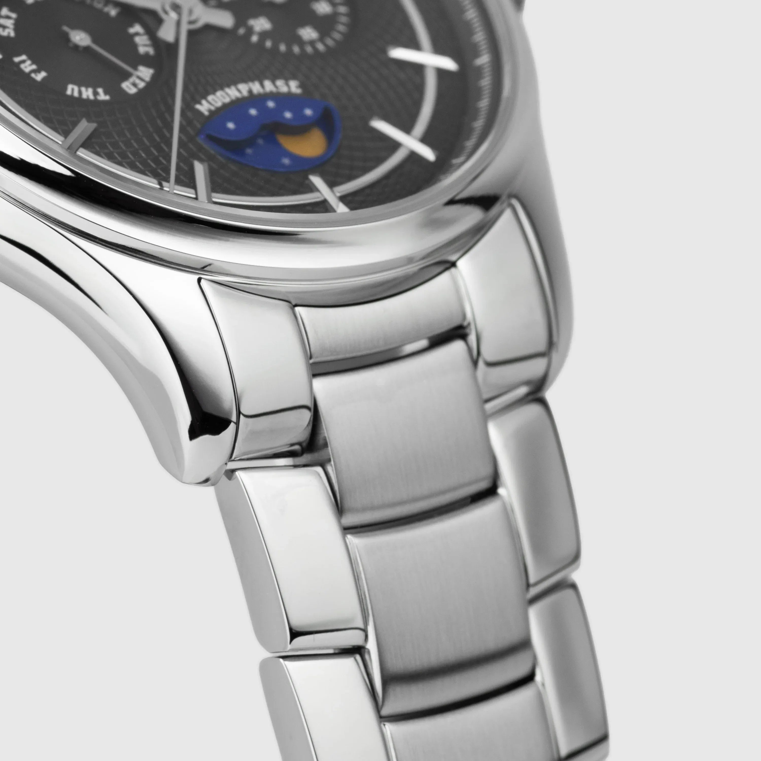 Bandanstoß der Jacques Lemans 1-2213I Herrenuhr aus der Derby-Kollektion mit schwarzem Zifferblatt am Edelstahl-Armband