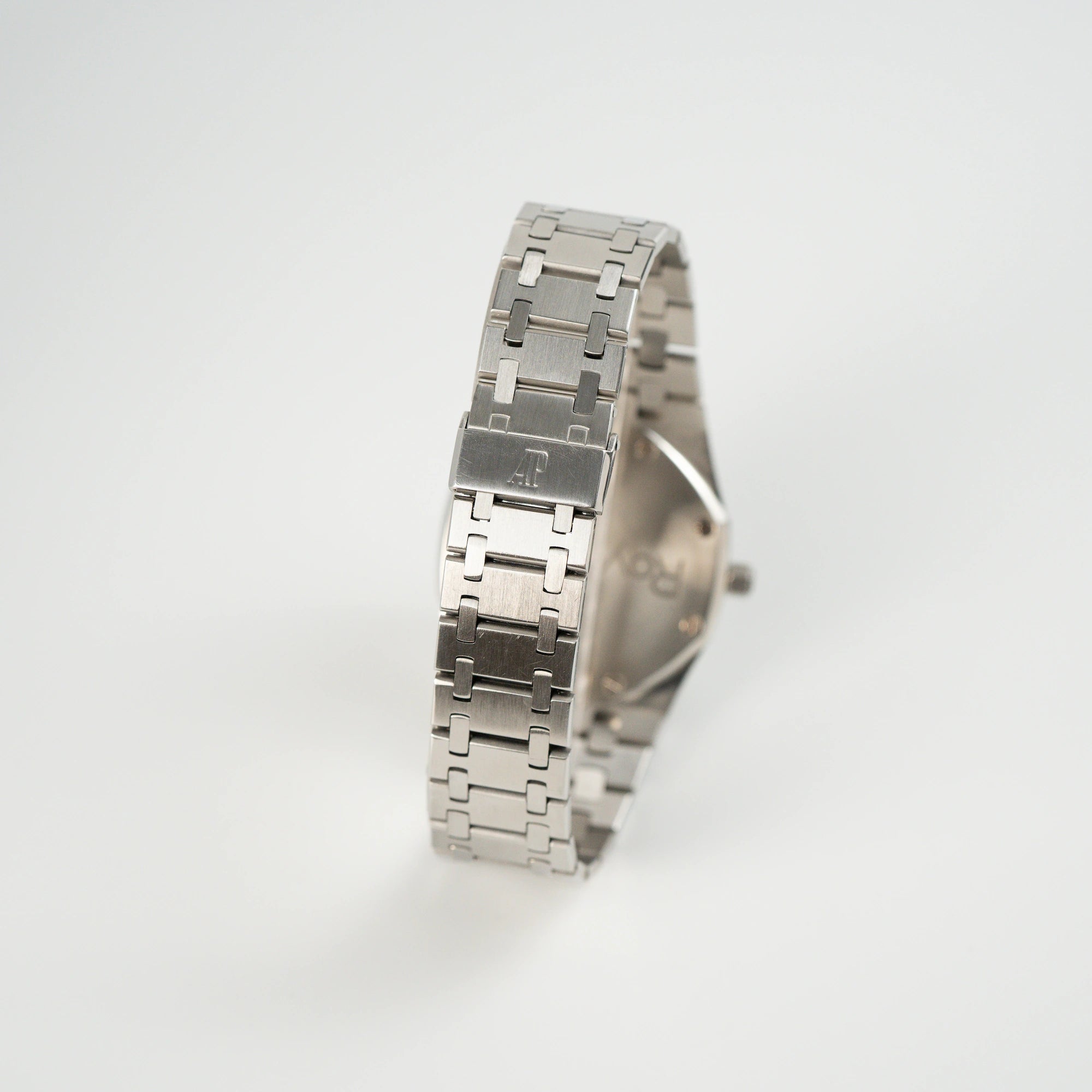 Blick auf das Armband mit Schließe der Audemars Piguet  Royal Oak 5402ST aus der B-Serie in Stahl