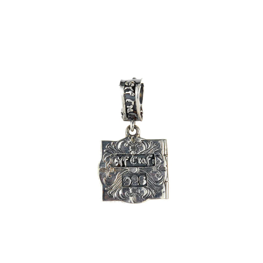 Blick auf die Rückseite des Elfcraft Anhängers aus Silber mit dem markentypsichen Lilien-Design