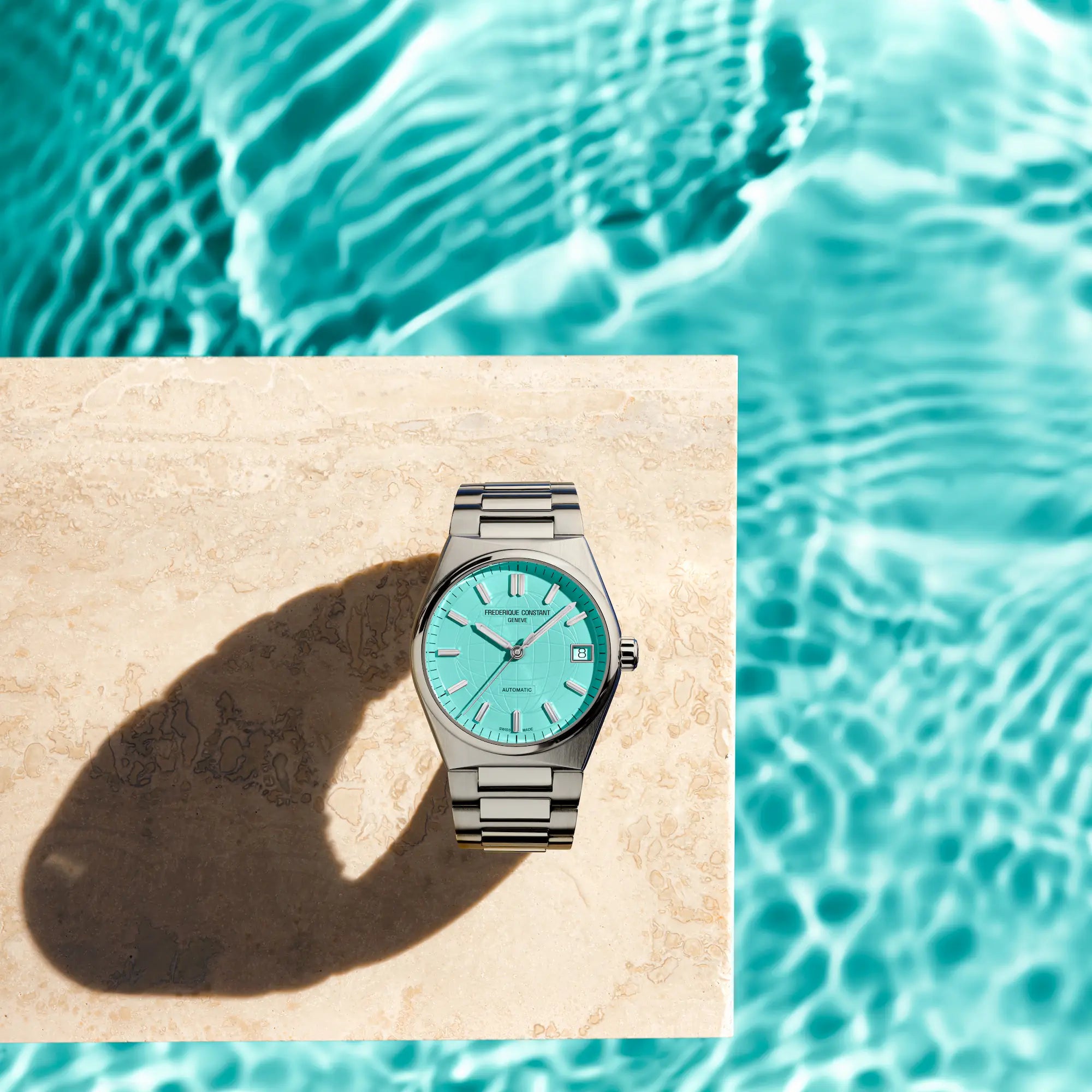 Produktfotografie der Frederique Constant Uhr "Highlife Ladies Automatic" mit dem tiffany-blauen Zifferblatt