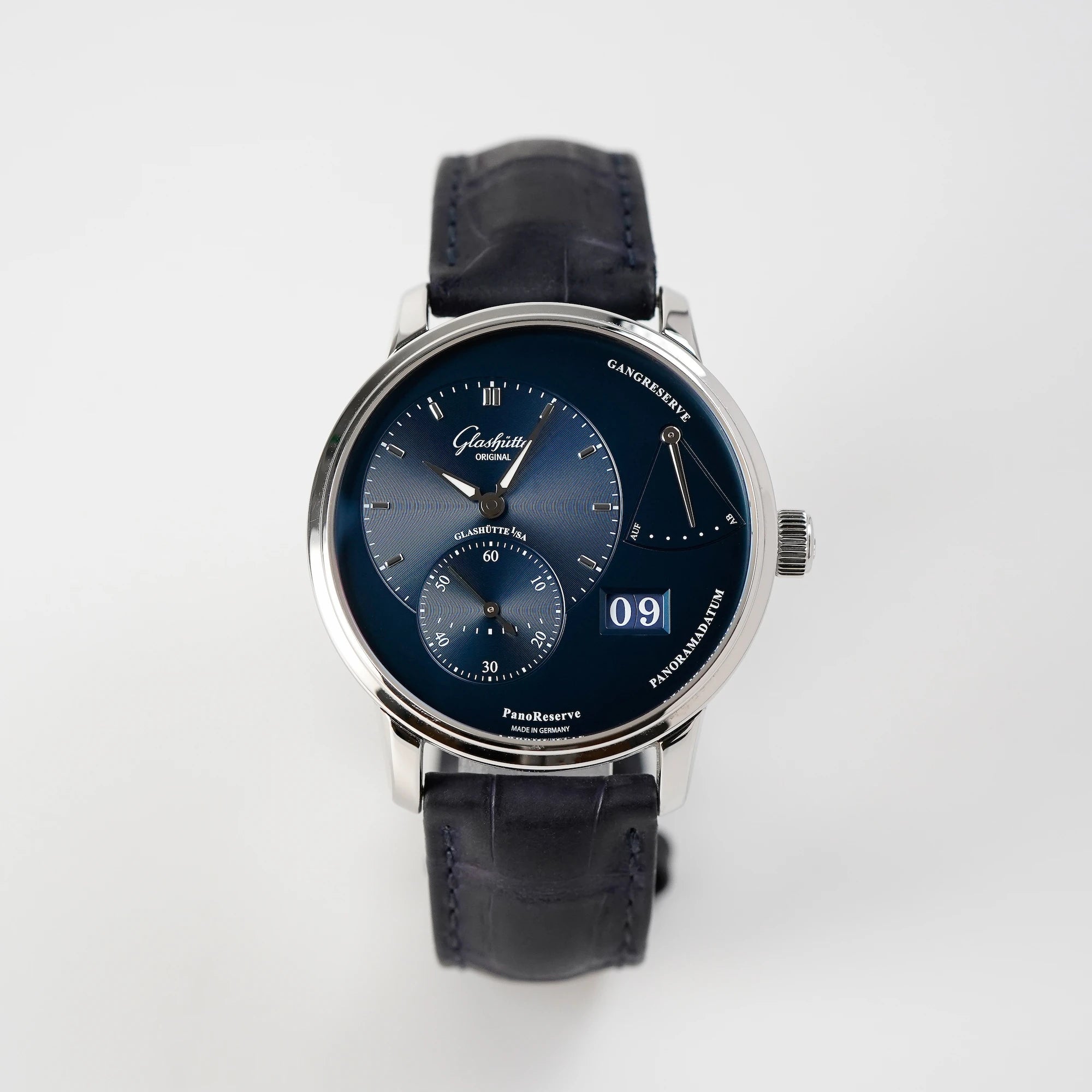 Glashuette Original Panoreserve Uhr mit blauem Zifferblatt