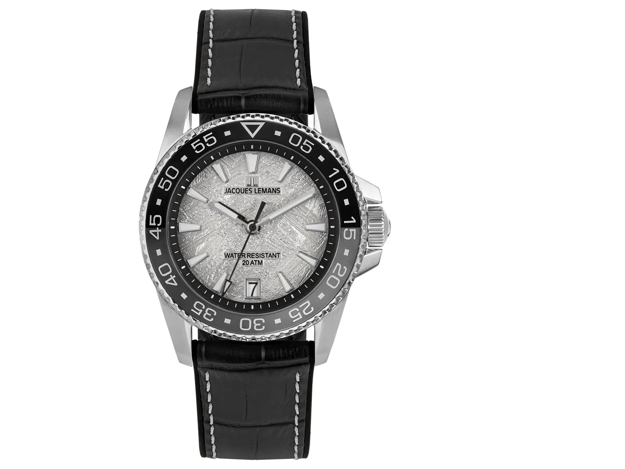 Frontale Ansicht der Jacques Lemans Liverpool 1-2205E Taucher-Armbanduhr am schwarzen Lederband mit schwarz-grauer Lünette und einem Zifferblatt im Meteorit-Look