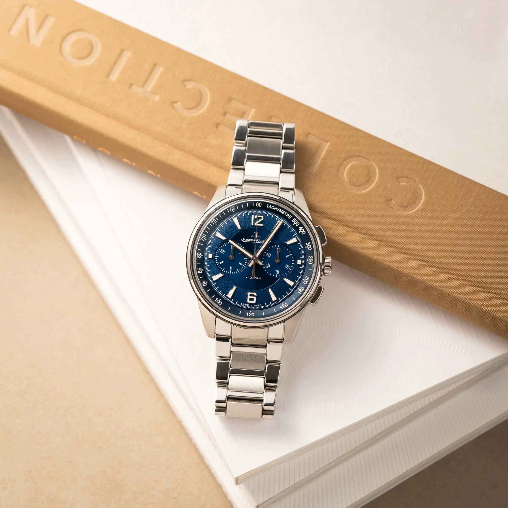 Jaeger-LeCoultre Polaris Chronograph aus 2022 mit  blauem Zifferblatt in einem 42mm Gehäuse am Stahlband