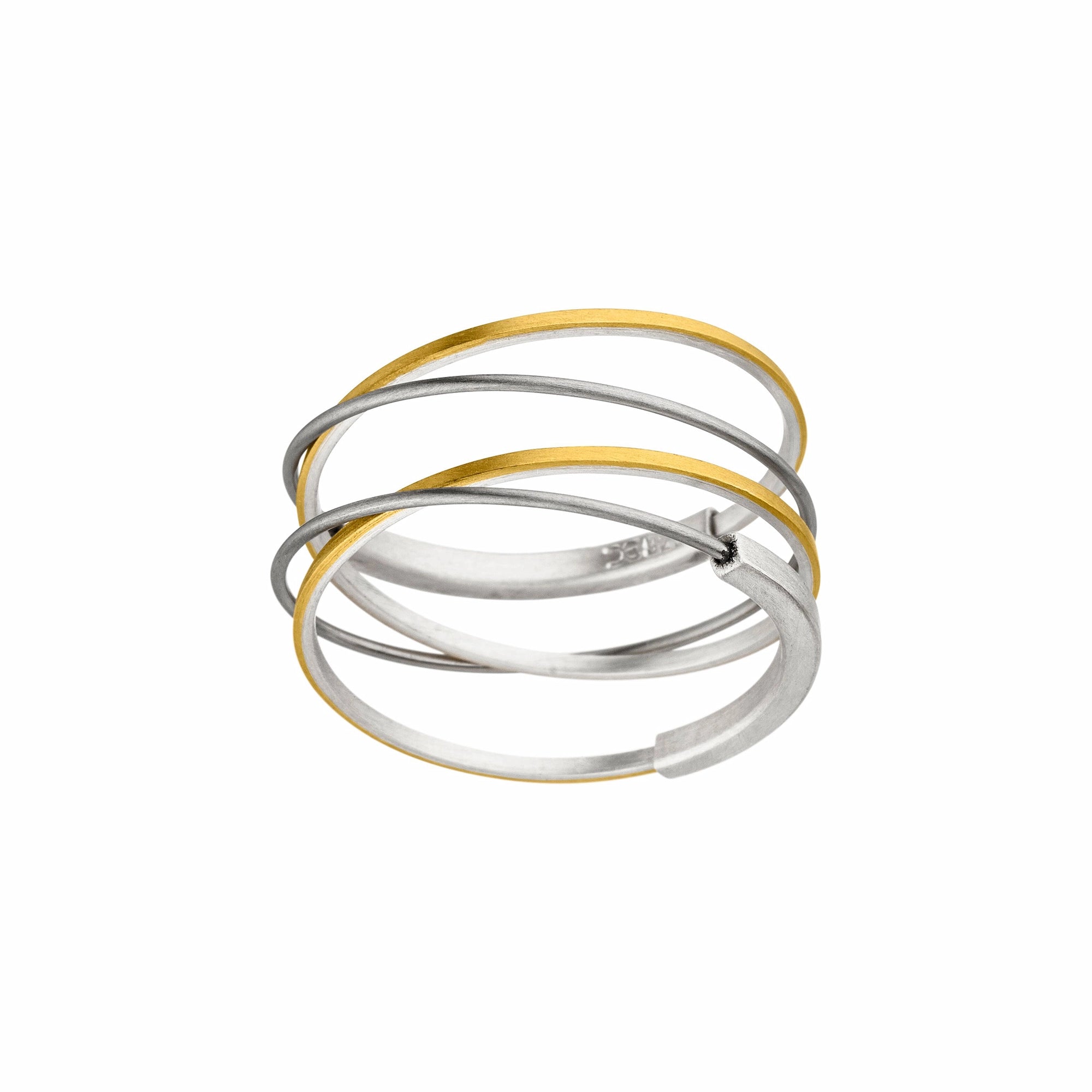Ring aus Silber, Stahldraht und Goldauflage, der aus vier übereinander-liegenden, sich kreuzenden Stegen besteht