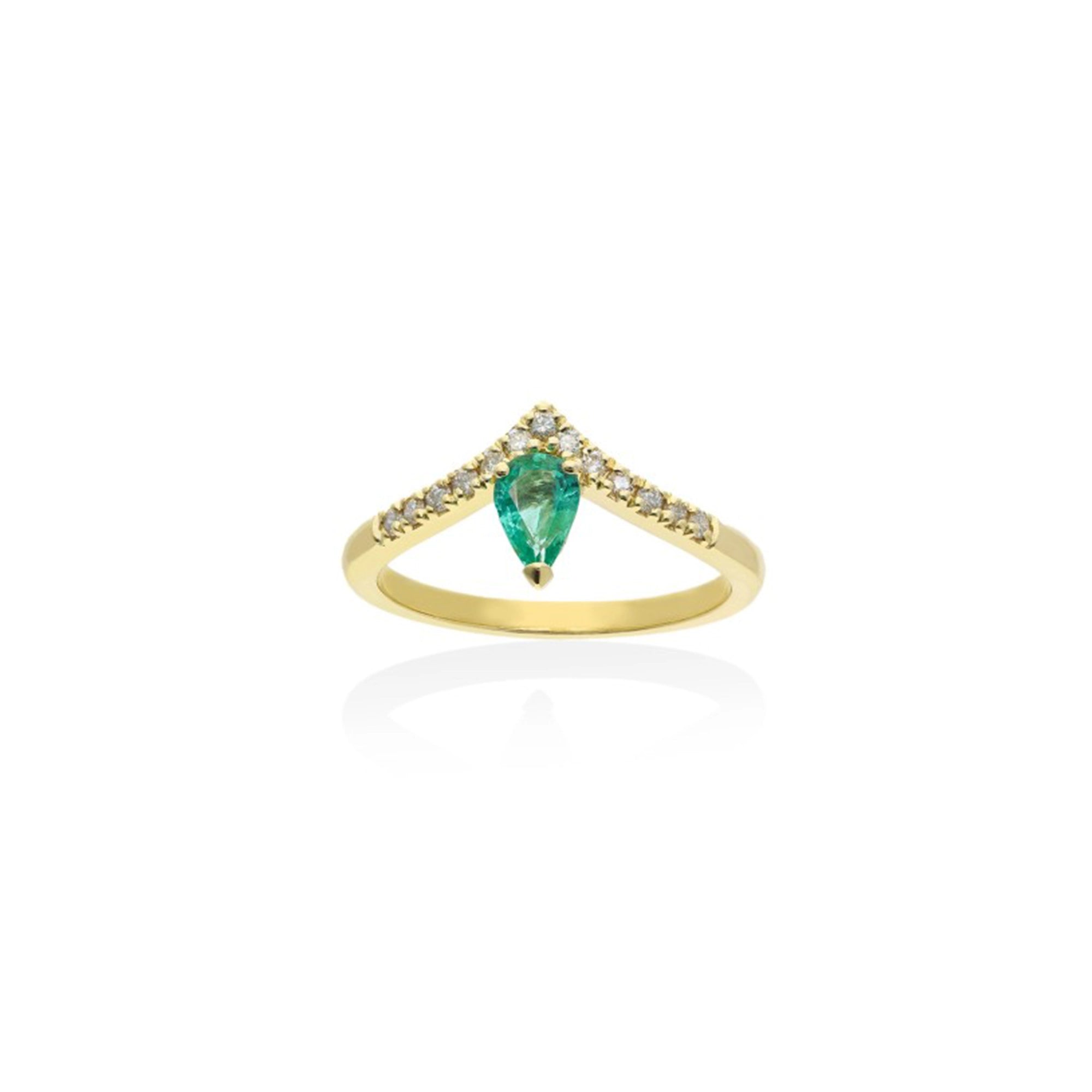 Produktfoto des Marina Garcia Gelbgoldrings mit Smaragd-Edelstein im Tropfenschliff und Ring aus 18 Karat Gelbgold mit diamantbesetzter Ringschiene