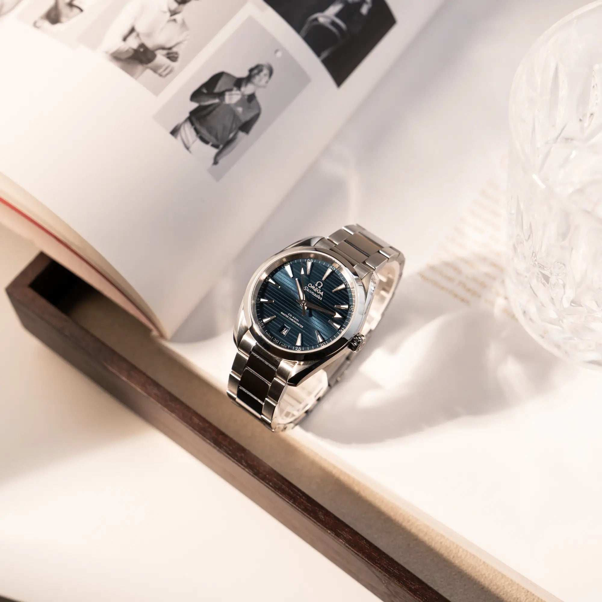 Produktfoto von der Omega Seamaster 300 Aqua Terra 3805 mit blauem Zifferblatt im 36mm-Edelstahl-Gehäuse