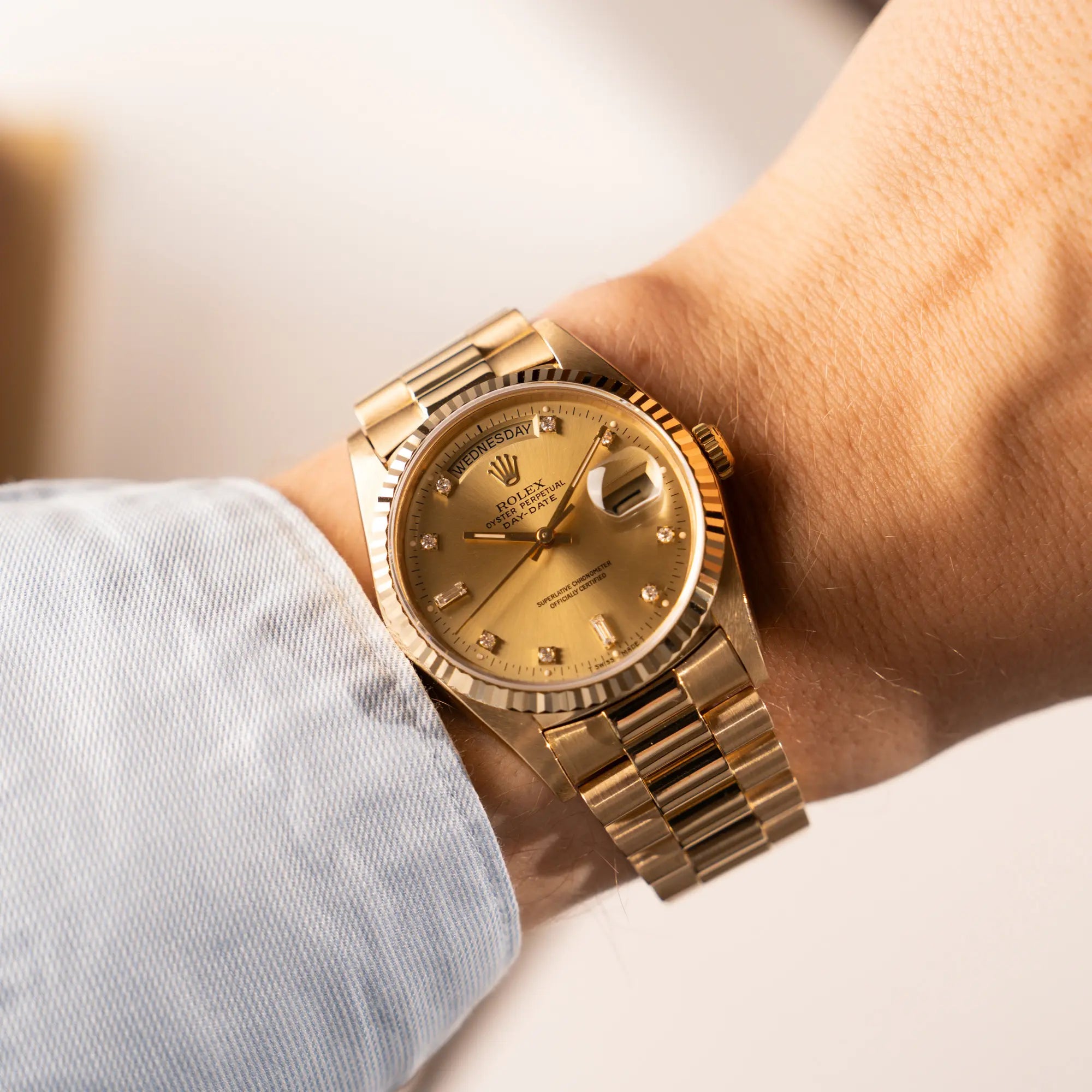 Wristshot mit der Rolex Day-Date 36 mit der Referenz 18238 und Champagne-Diamant-Zifferblatt