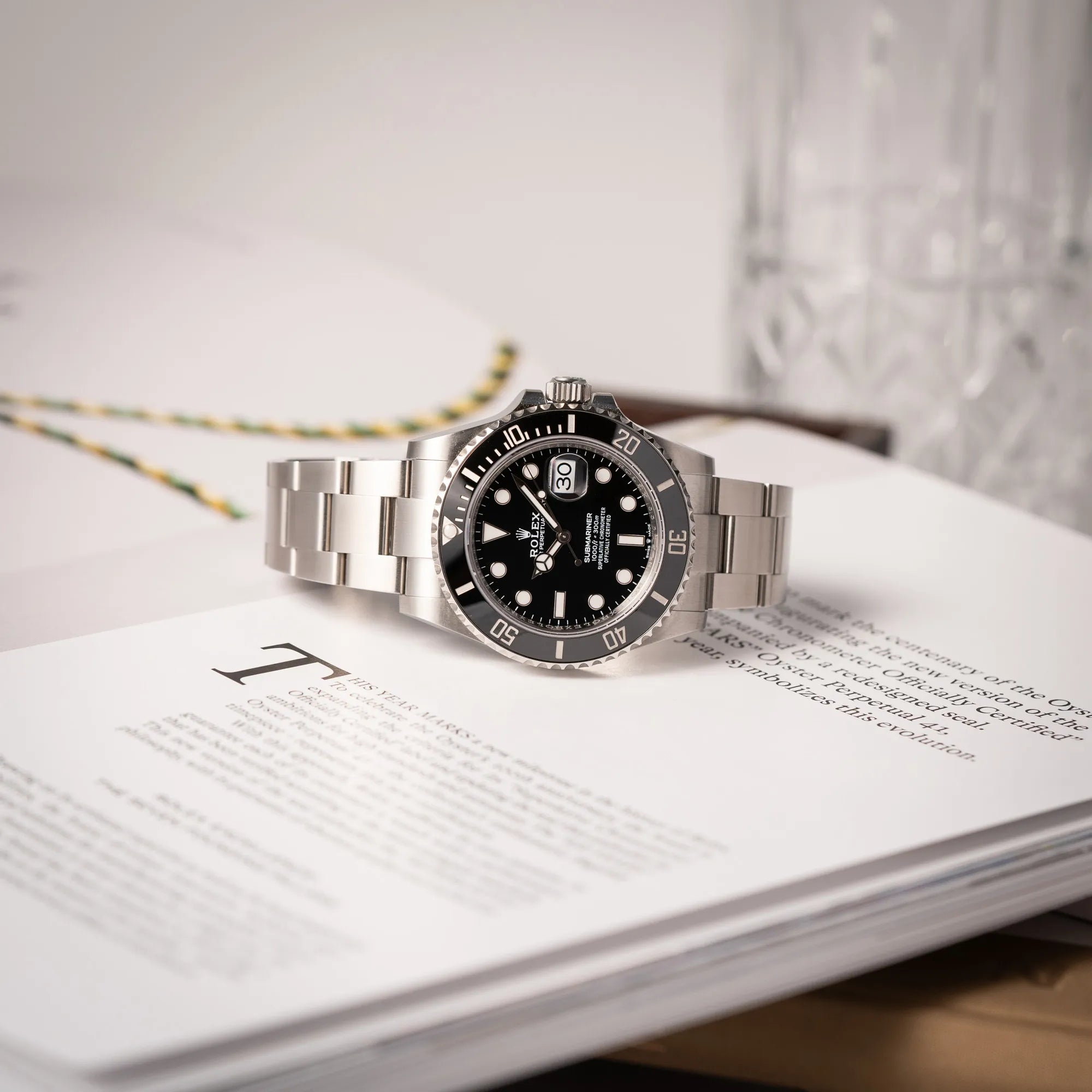 Produktfoto der Rolex Submariner Date 126610LN am Oyster-Stahlband im Neuzustand aus 2024