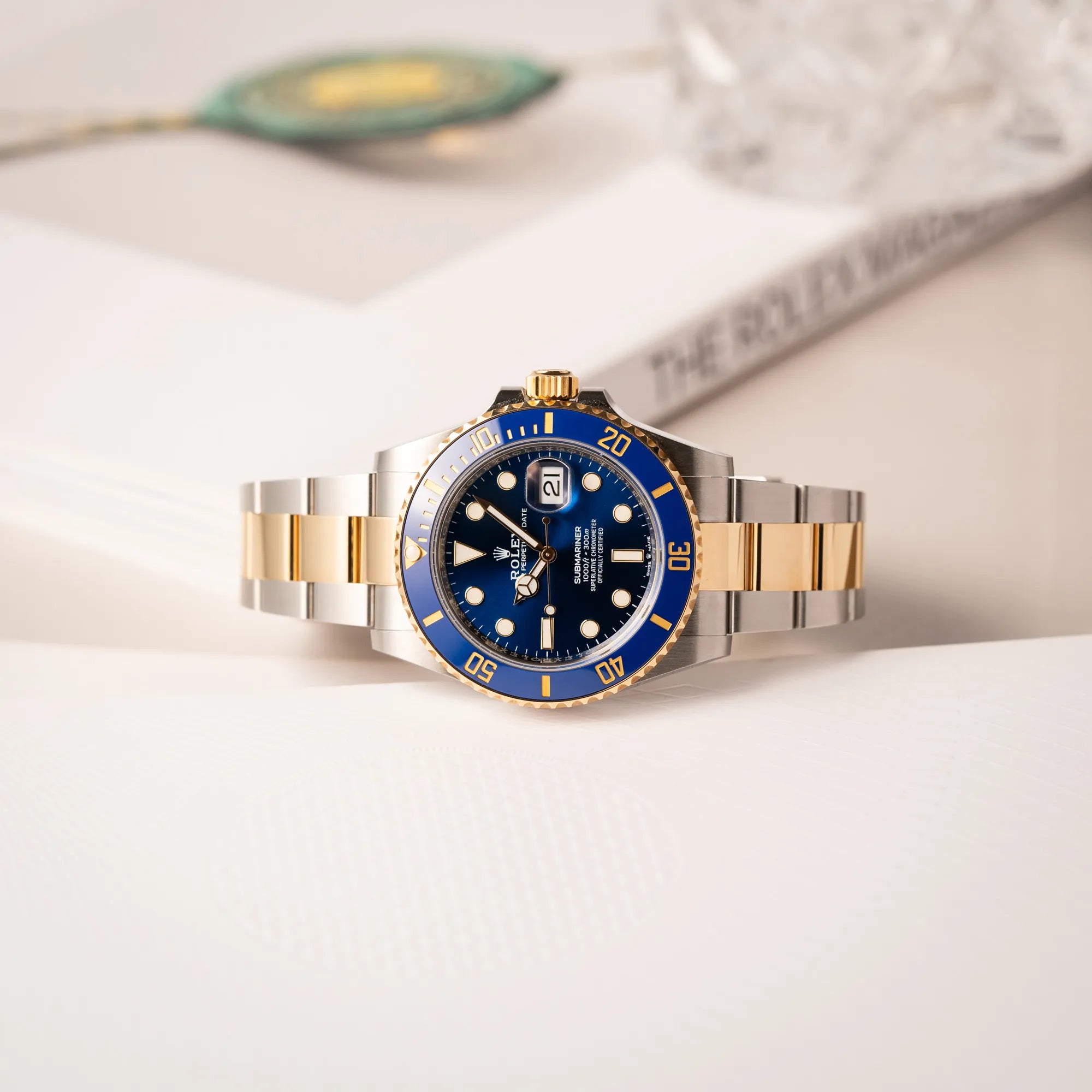 Rolex Submariner Date 126613LB Bluesy mit der typischen Kombination aus blauem Zifferblatt und Lünette mit dem Gehäuse und Armband aus Stahl-Gold
