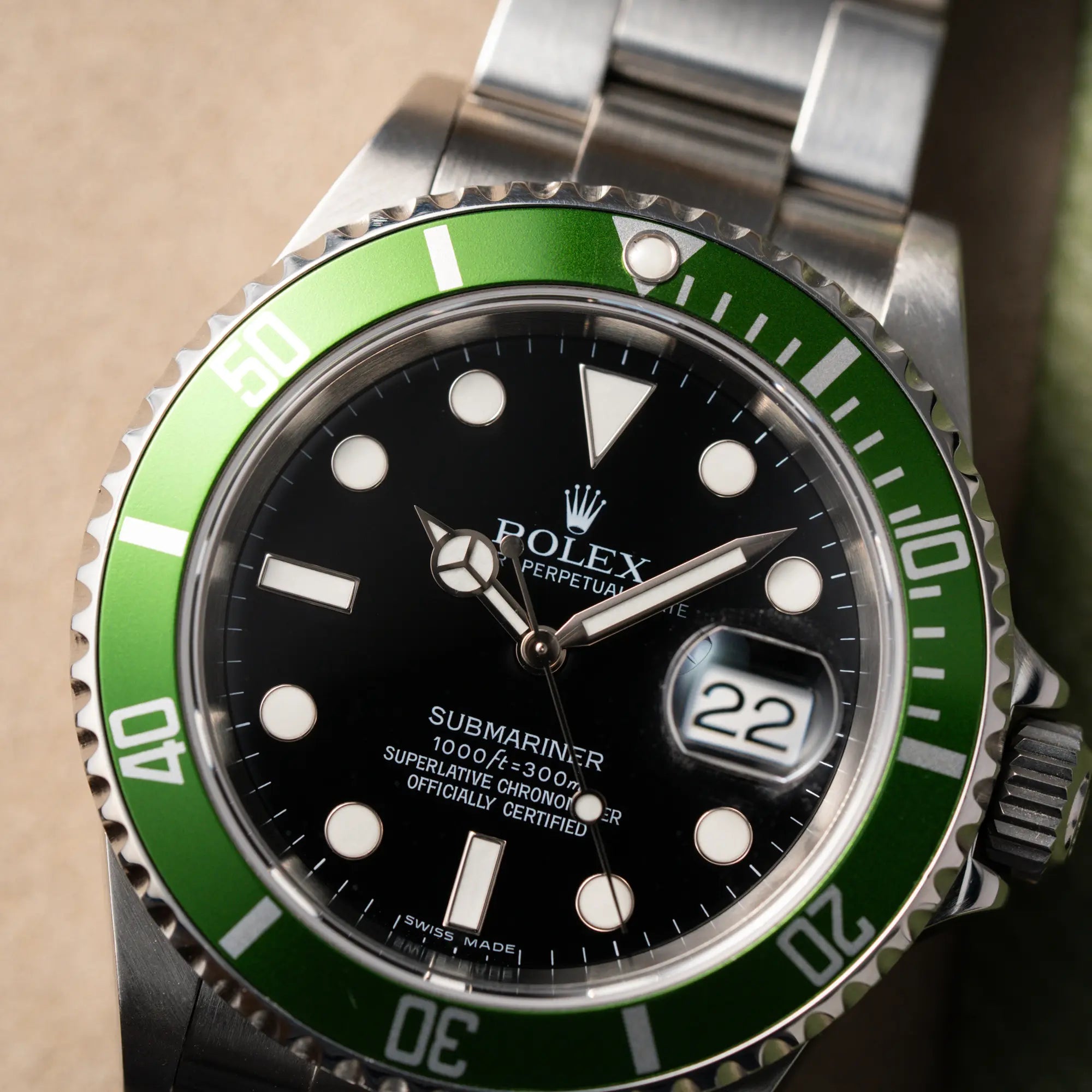 Submariner Date "Kermit" | 16610LV | Full-Set Service 21