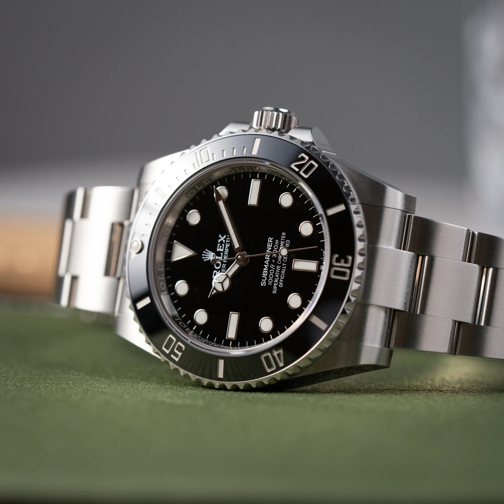 Submariner No Date | 124060 | Box & Papiere 2023 Wempe