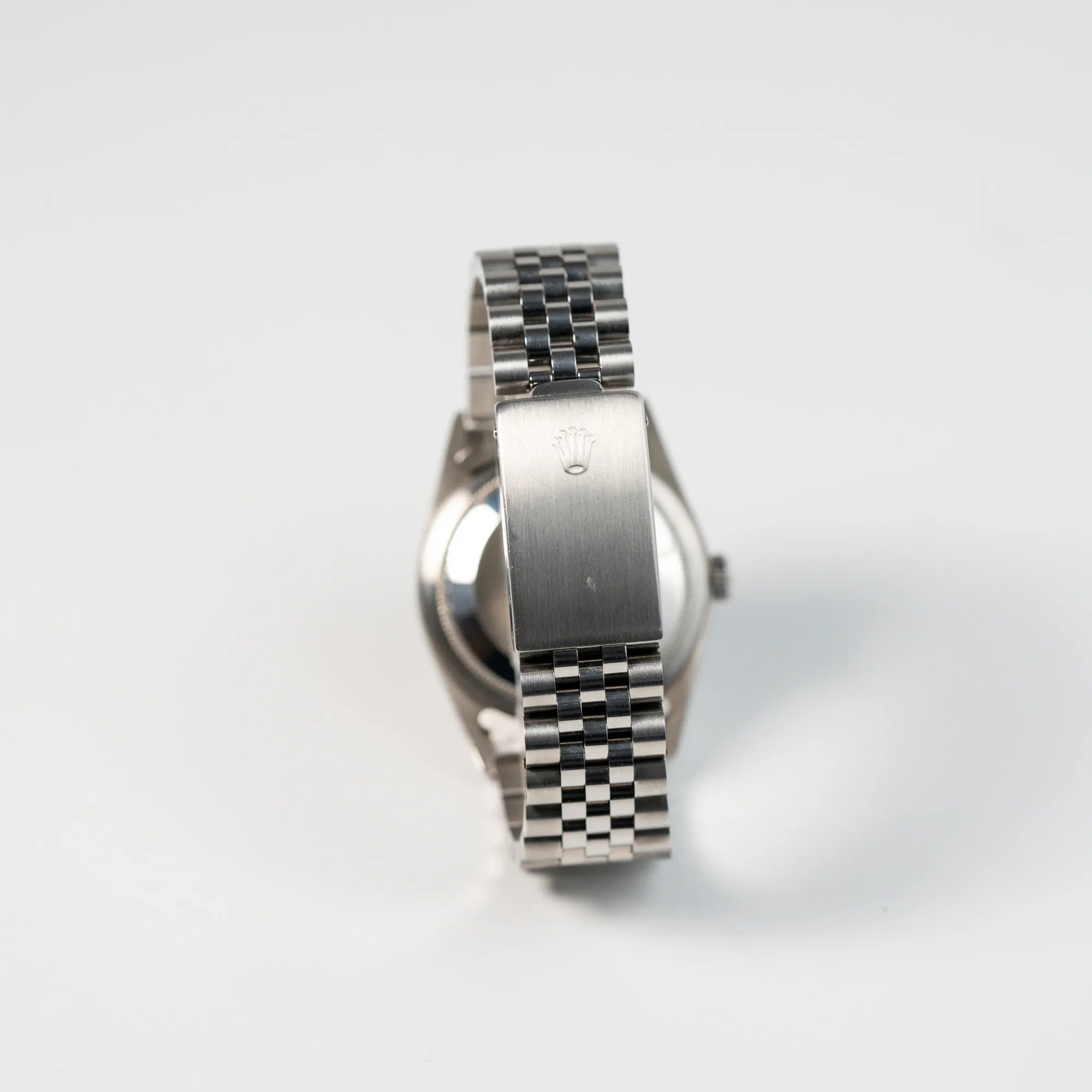Rückseite der Rolex Datejust 36 mit einem sehr seltenen Degradé Diamond Zifferblatt mit Fokus auf dem Jubilee-Band und der Faltschliesse