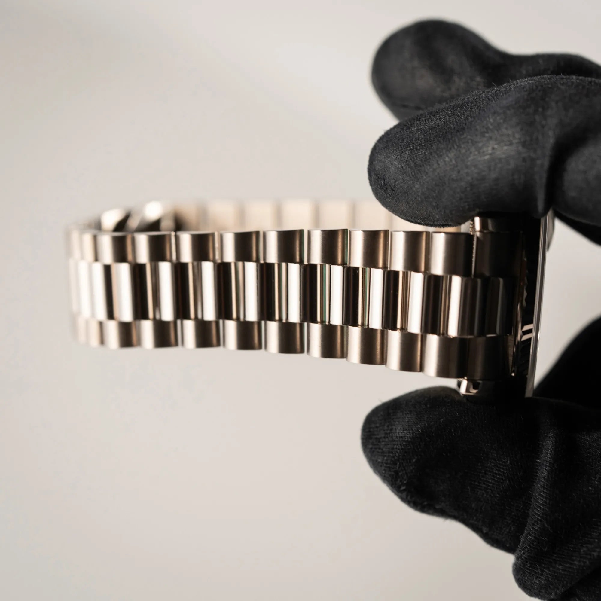 Stretch des President-Armbands der Rolex Day-Date 36 der Referenz 118239 in 750er Weißgold gefertigt mit dem klassischen President-Armband