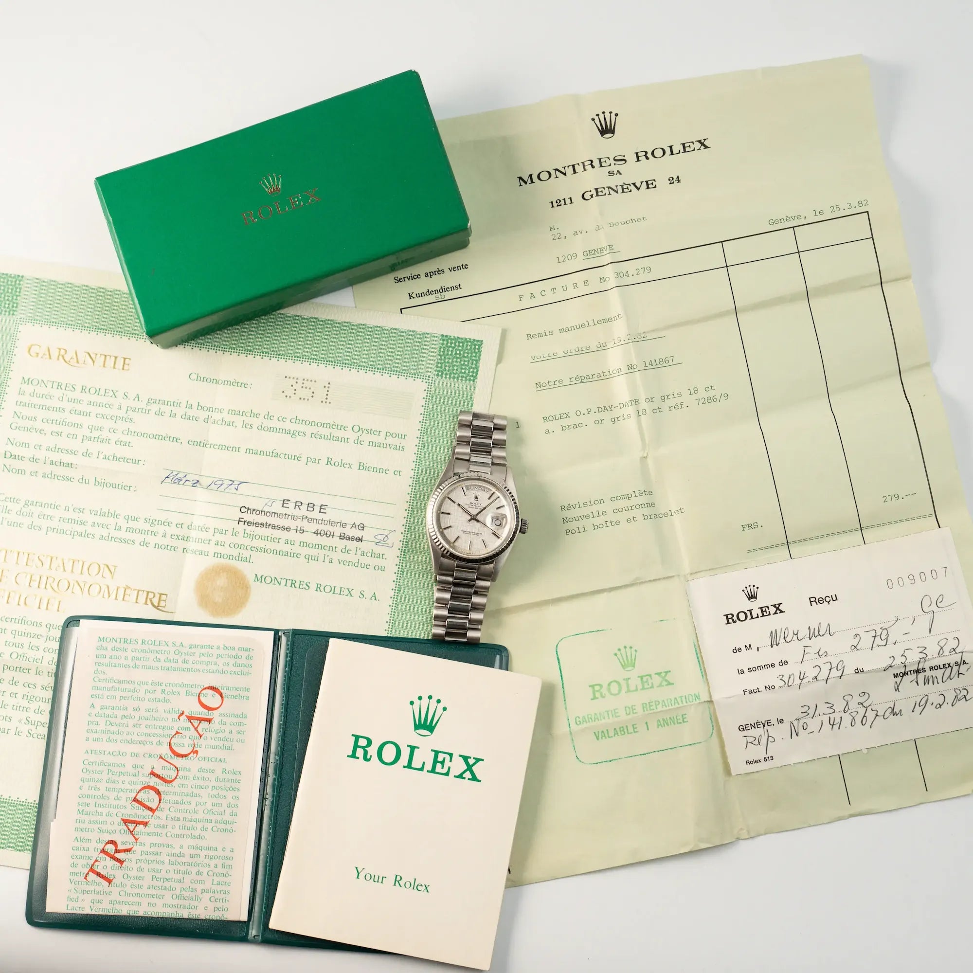 Uhr mit Lieferumfang zu der Rolex DayDate mit der Referenz 1803  in Weißgold mit 36 mm Durchmesser und einem speziellen Zifferblatt, dass an die Struktur von Leinenstoff erinnert