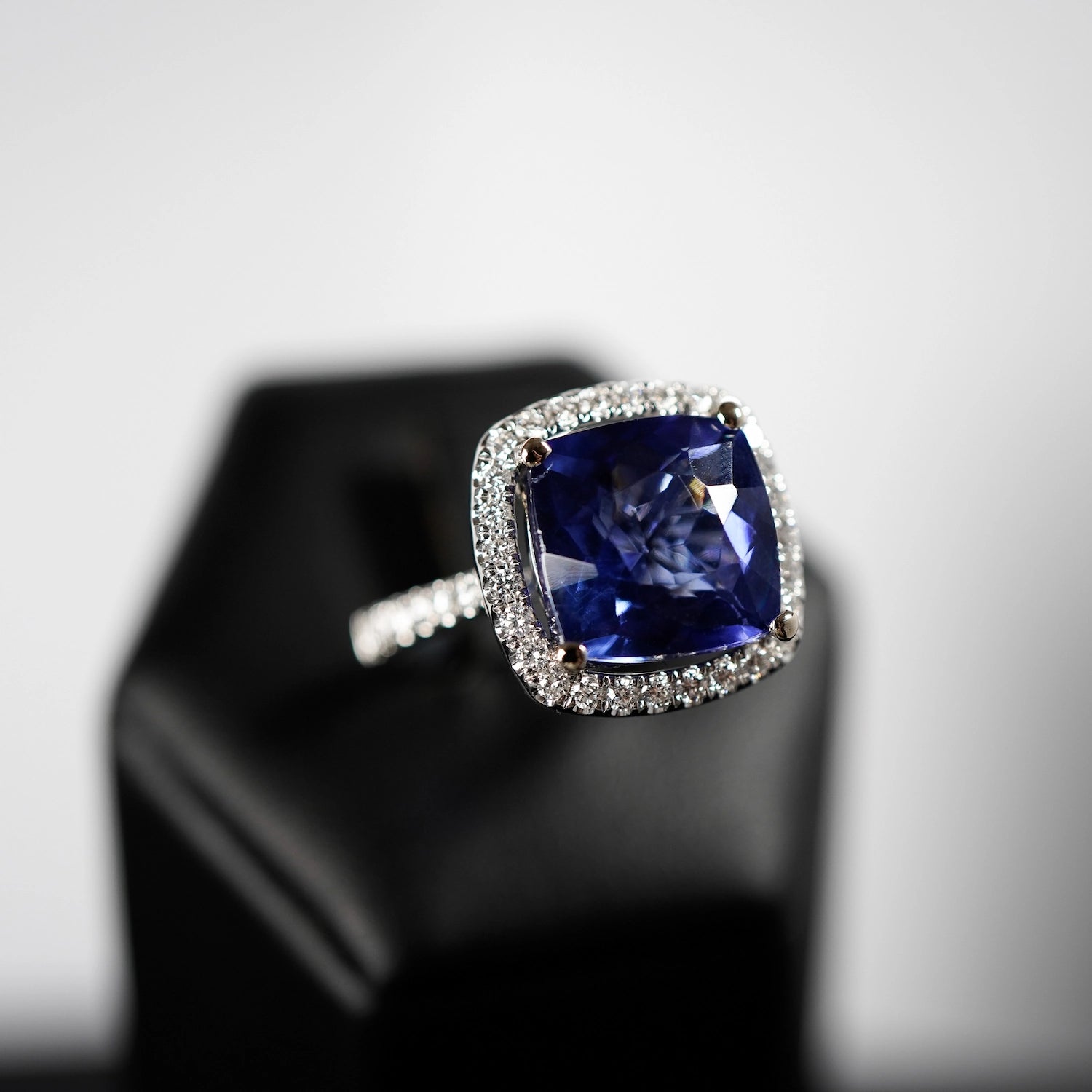 Schmuckatelier Lang Collection Tansanit Diamant Ring