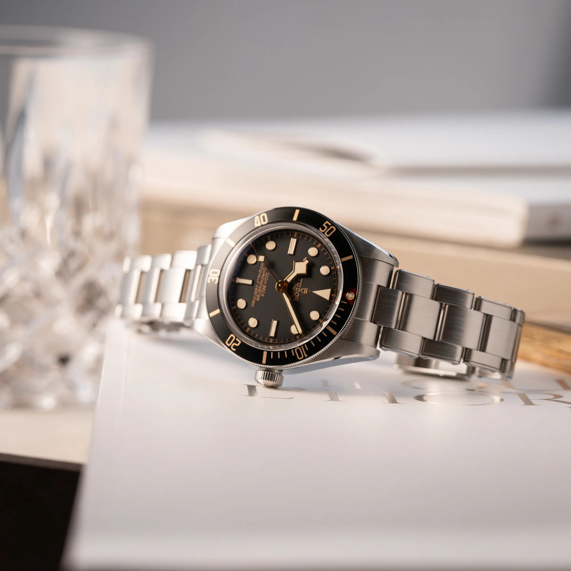 Produktfoto der Tudor Black Bay Fiftyeight in Edelstahl mit schwarzem Zifferblatt und bronzefarbenen Details