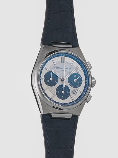 Produktvideo des Automatic Chronographen mit blauen Akzenten und einem dunkelblauen Lederarmband von Frederique Constant aus der Highlife-Kollektion